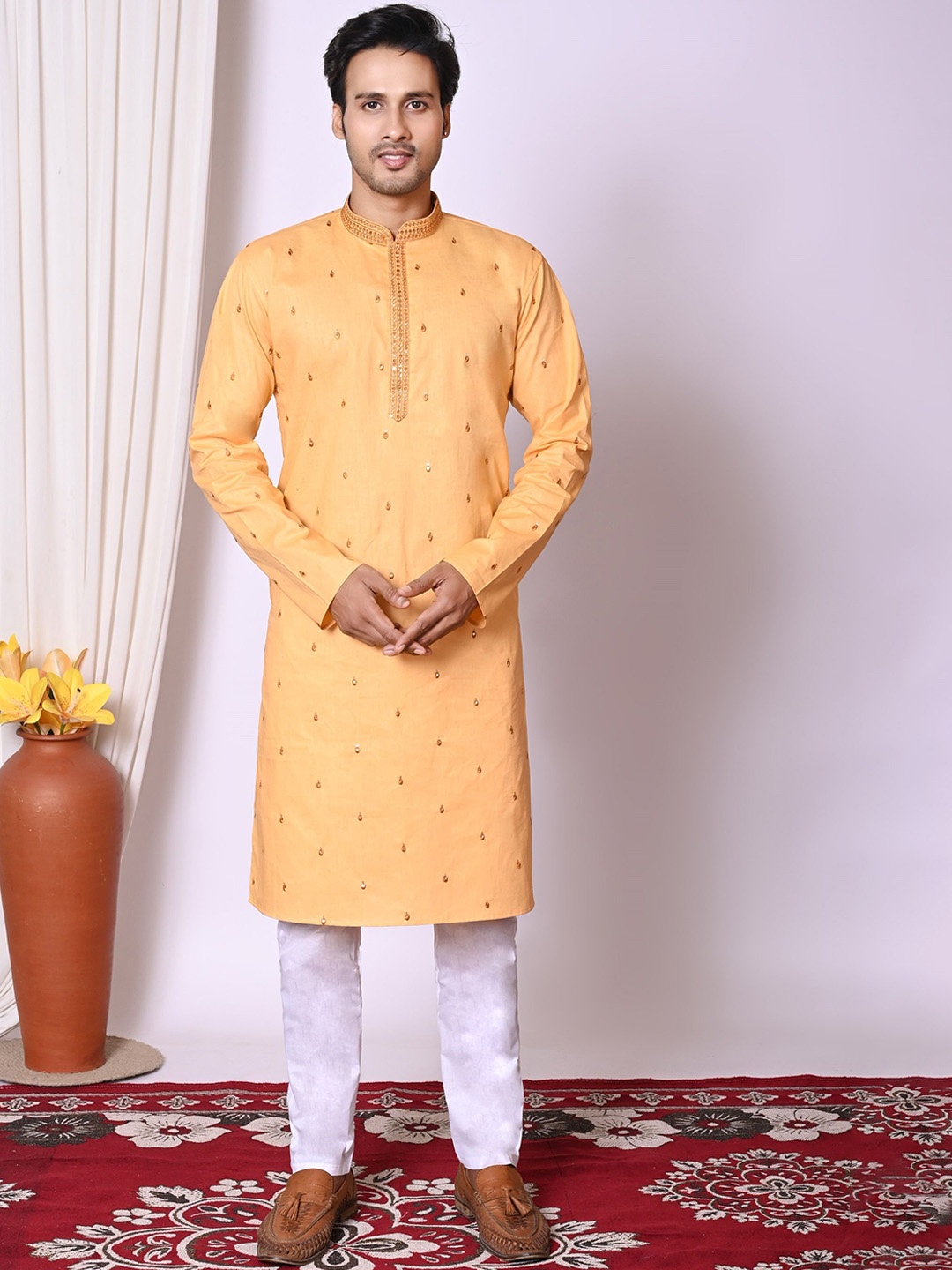 

BAESD Men Embroidered Regular Sequinned Pure Cotton Kurta with Pyjamas, Peach