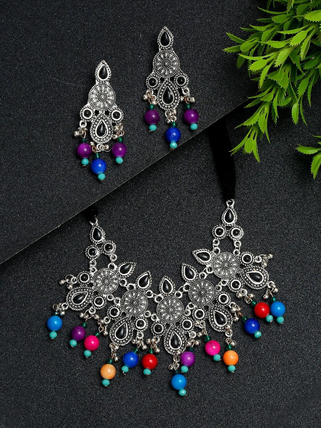 

DIVASTRI Silver-Plated Stones-Studded & Beaded Jewellery Set