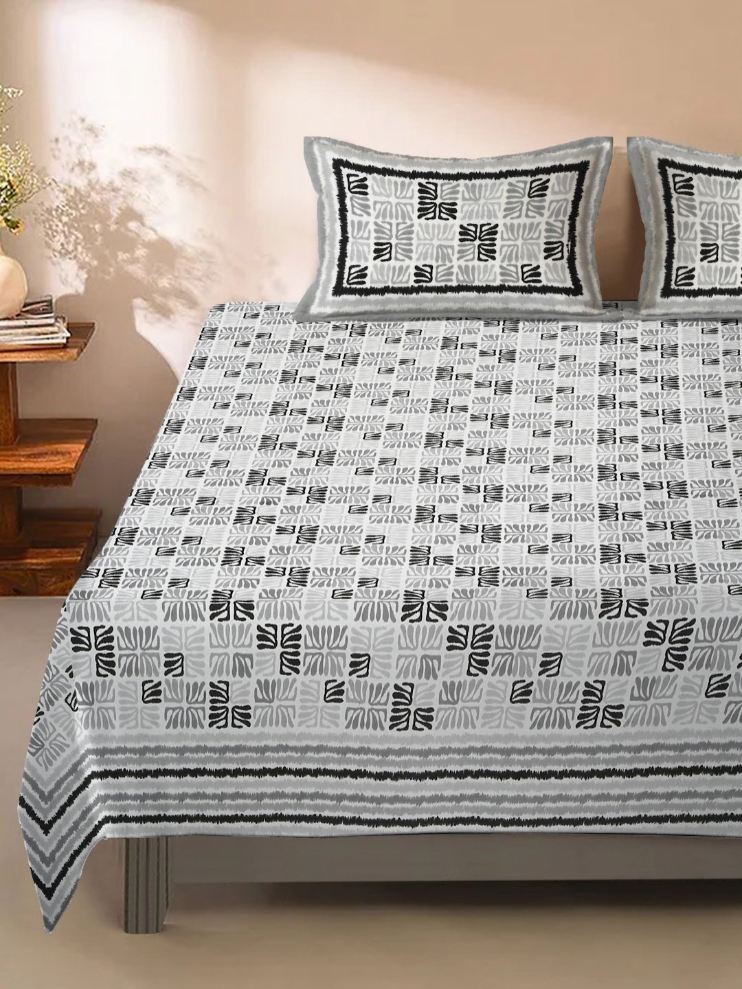 

eyda Black & White Ethnic Motifs 180 TC King Bedsheet with 2 Pillow Covers