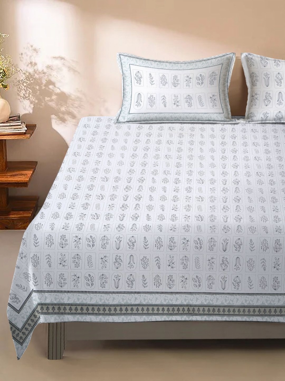 eyda White Floral 180 TC King Bedsheet with 2 Pillow Covers