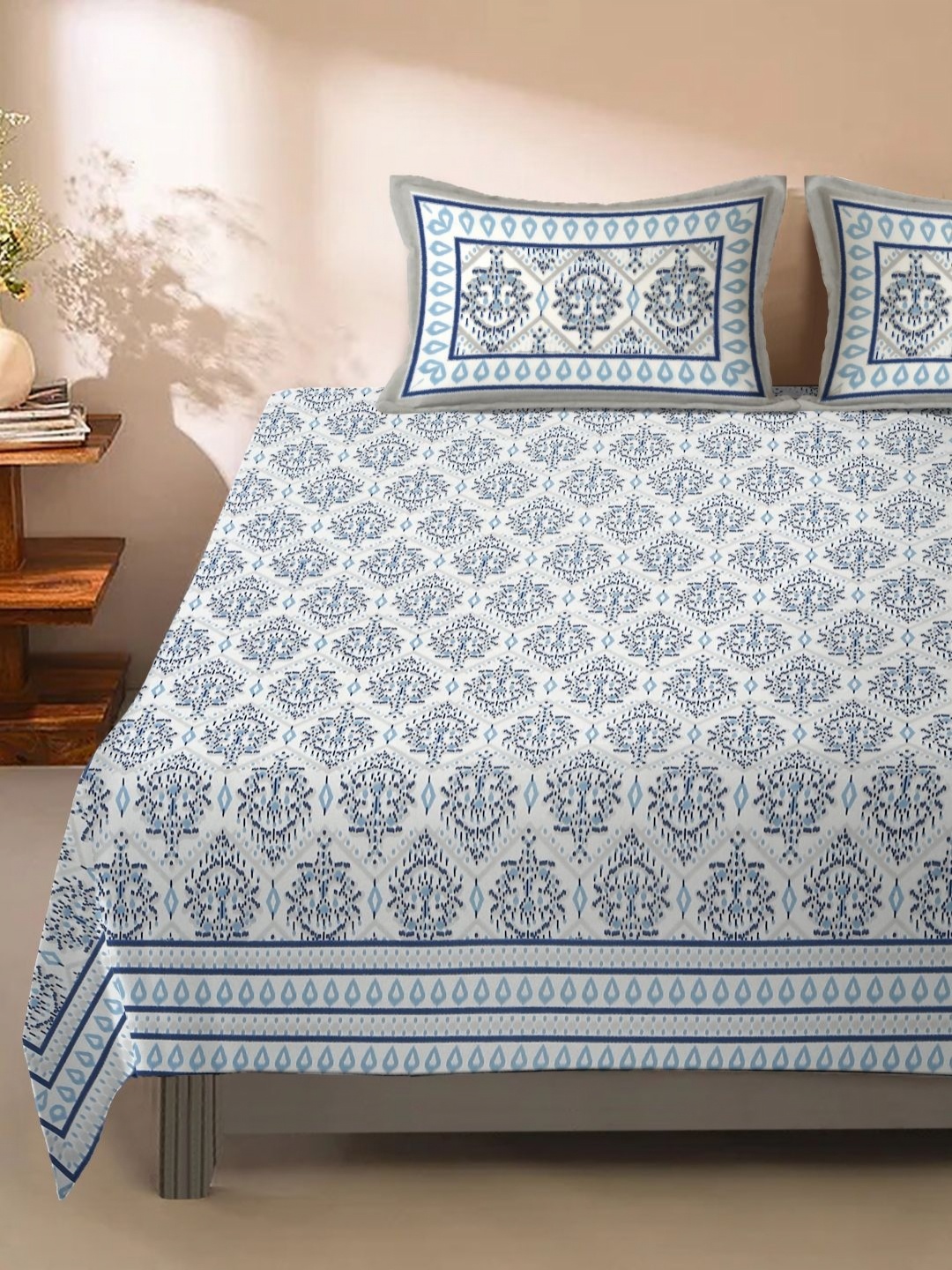 

eyda White Ethnic Motifs 180 TC King Bedsheet with 2 Pillow Covers