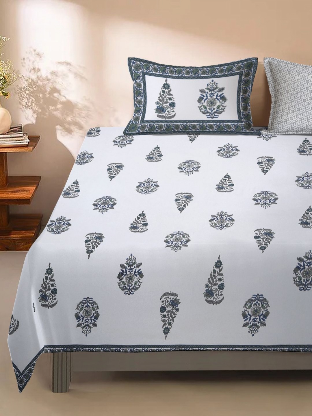 eyda White Ethnic Motifs 180 TC King Bedsheet with 2 Pillow Covers