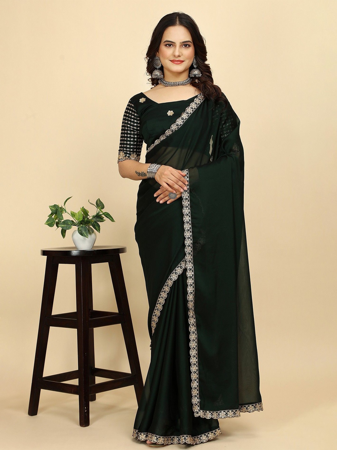 

K 5 Fashion Sequinned Pure Chiffon Saree, Green
