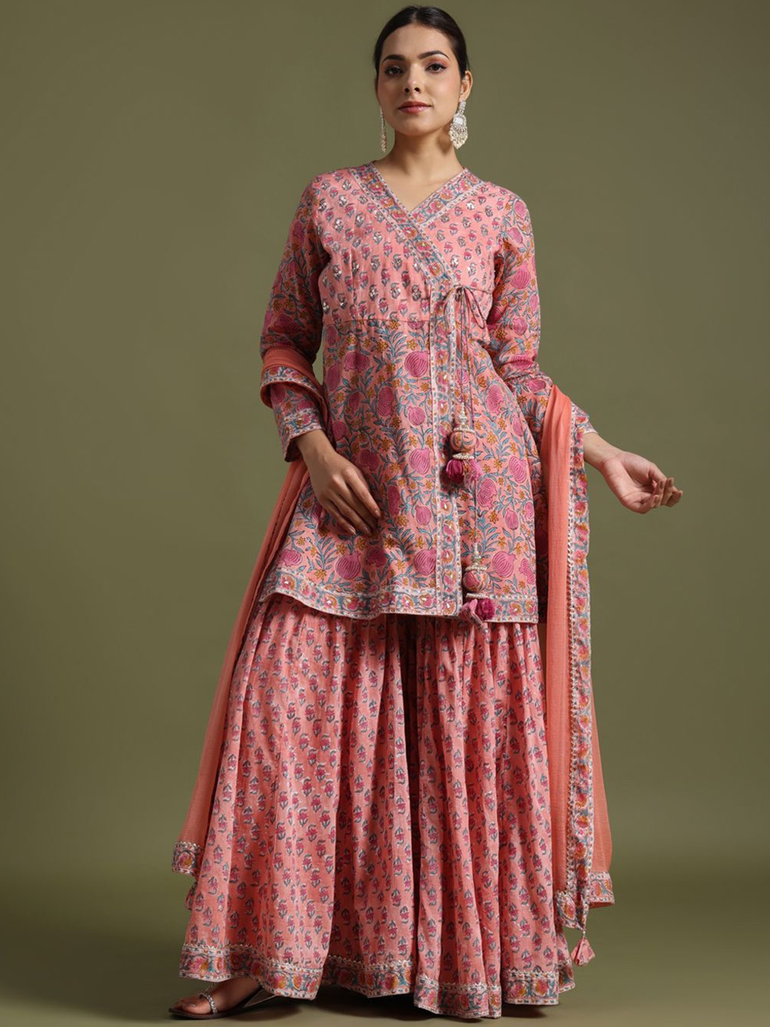 

JAIPURIBANNO Women Printed Regular Gotta Patti Pure Cotton Kurta with Sharara & With Dupatta, Peach