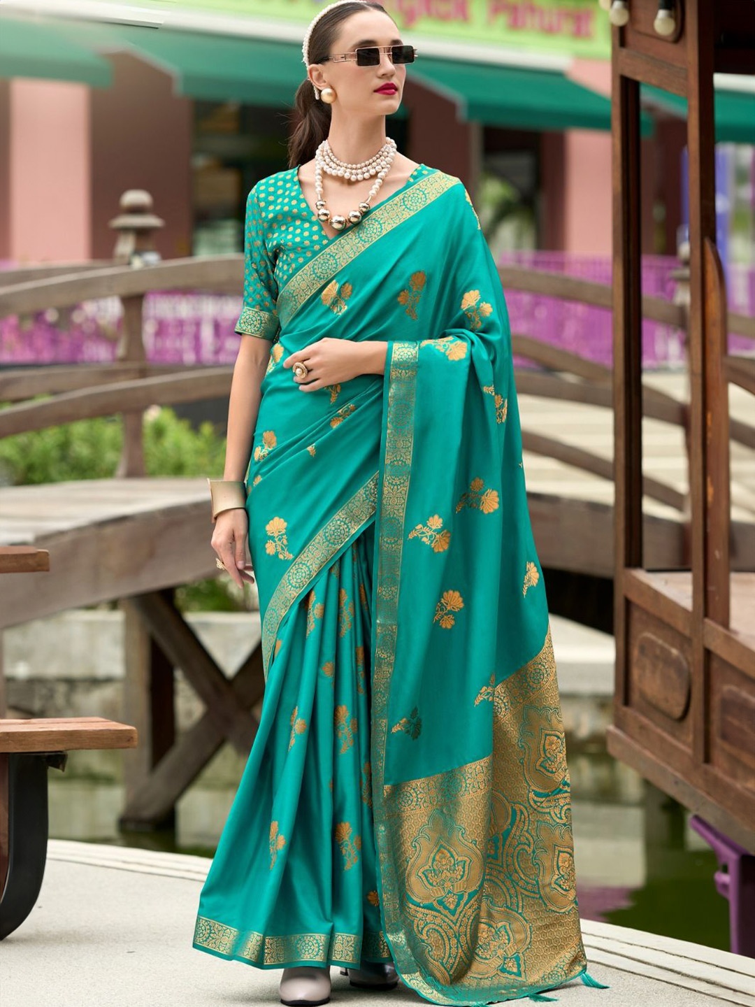 

DEVATITHI Woven Design Zari Pure Satin Handwoven With Zari Weaving Saree, Turquoise blue