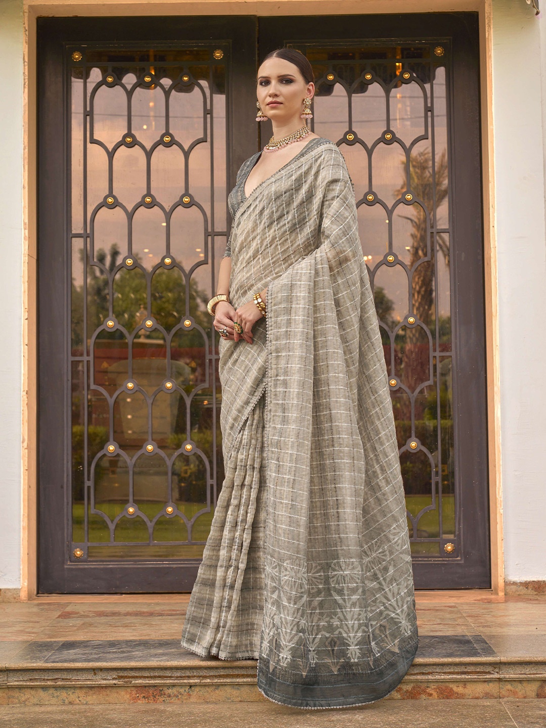 

DEVATITHI Striped Embroidered Grey Pure Tissue Silk Saree