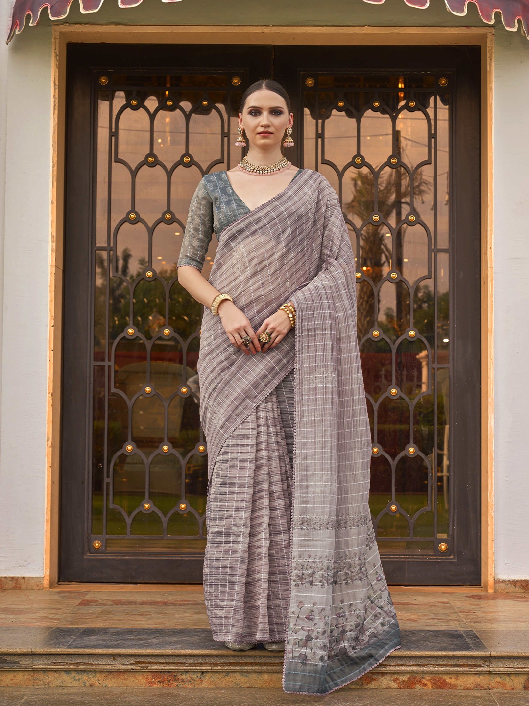 

DEVATITHI Women Striped Embroidered Pure Tissue Silk Saree, Lavender