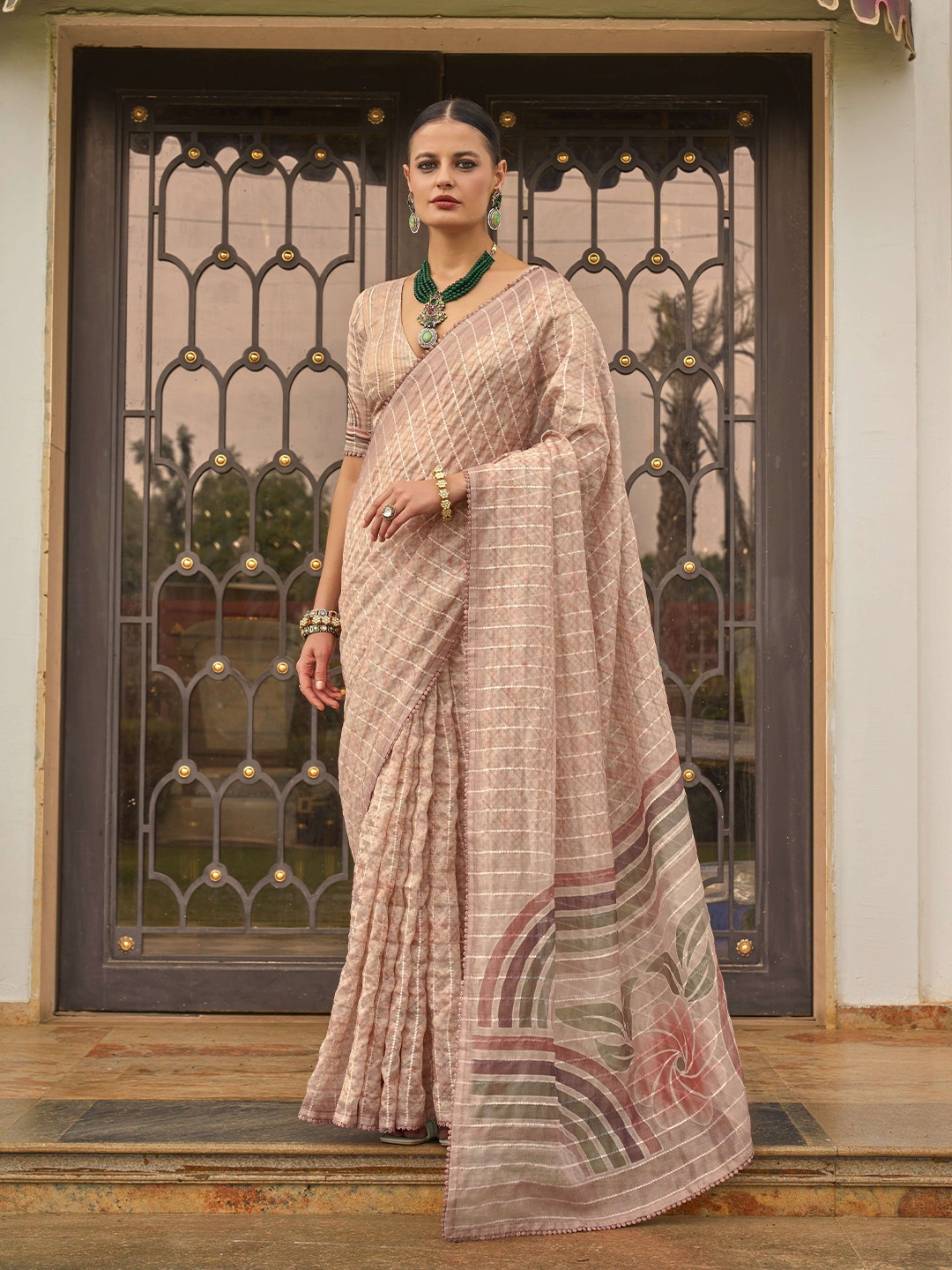 

DEVATITHI Striped Embroidered Saree, Peach
