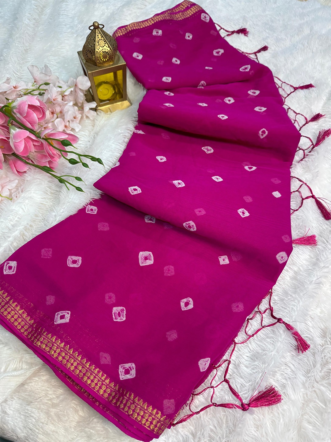 

DIVASTRI Bandhani Woven Design Zari Banarasi Saree, Pink