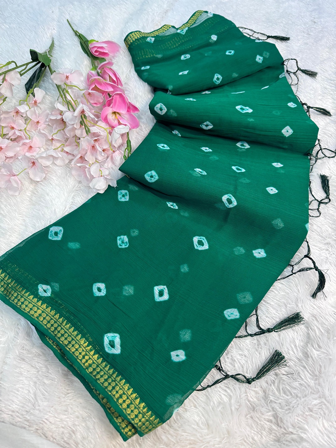 

DIVASTRI Bandhani Woven Design Zari Banarasi Saree, Green