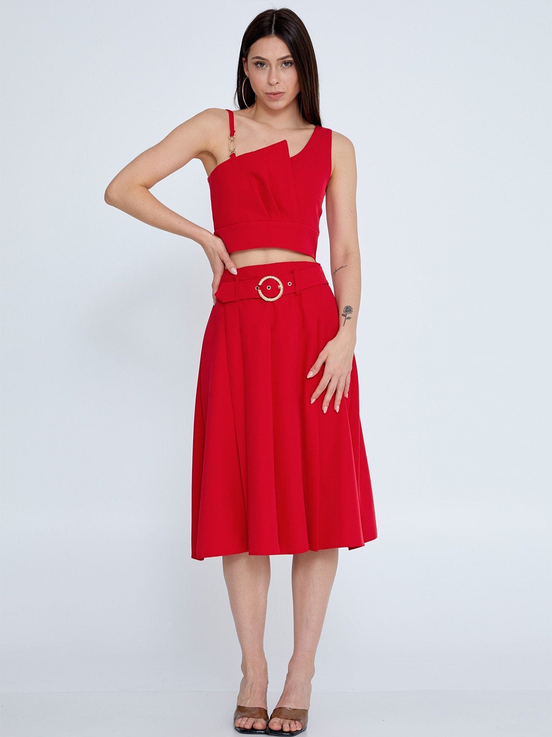 

Fashion Gaiia Women Sleeveless Crop Top, Red