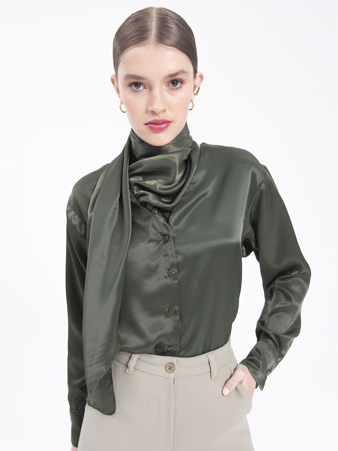 

Fashion Gaiia Women Satin Cuffed Sleeves Shirt Style Top, Green