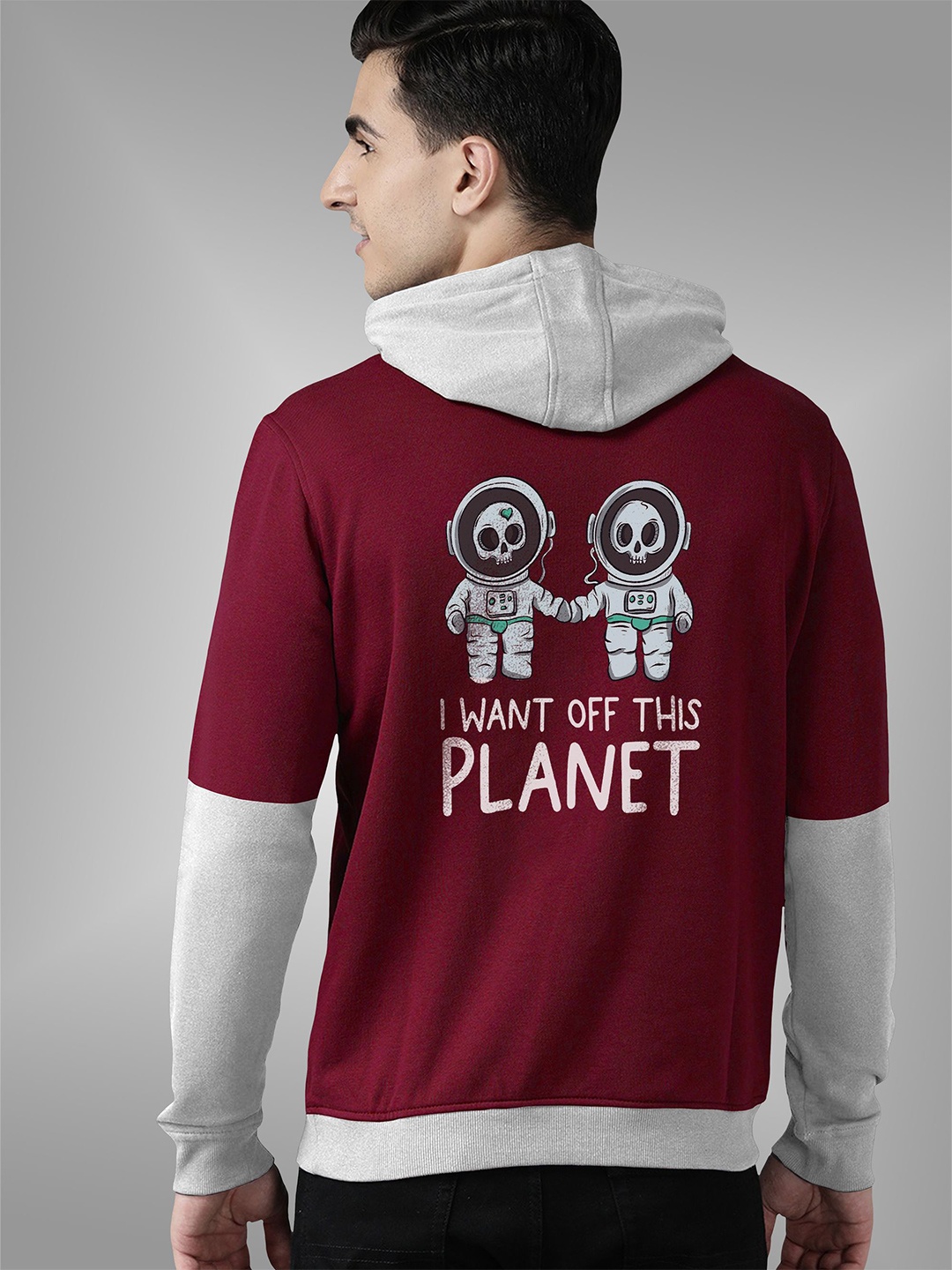 

BAESD Men Colourblocked Hooded Sweatshirt, Maroon
