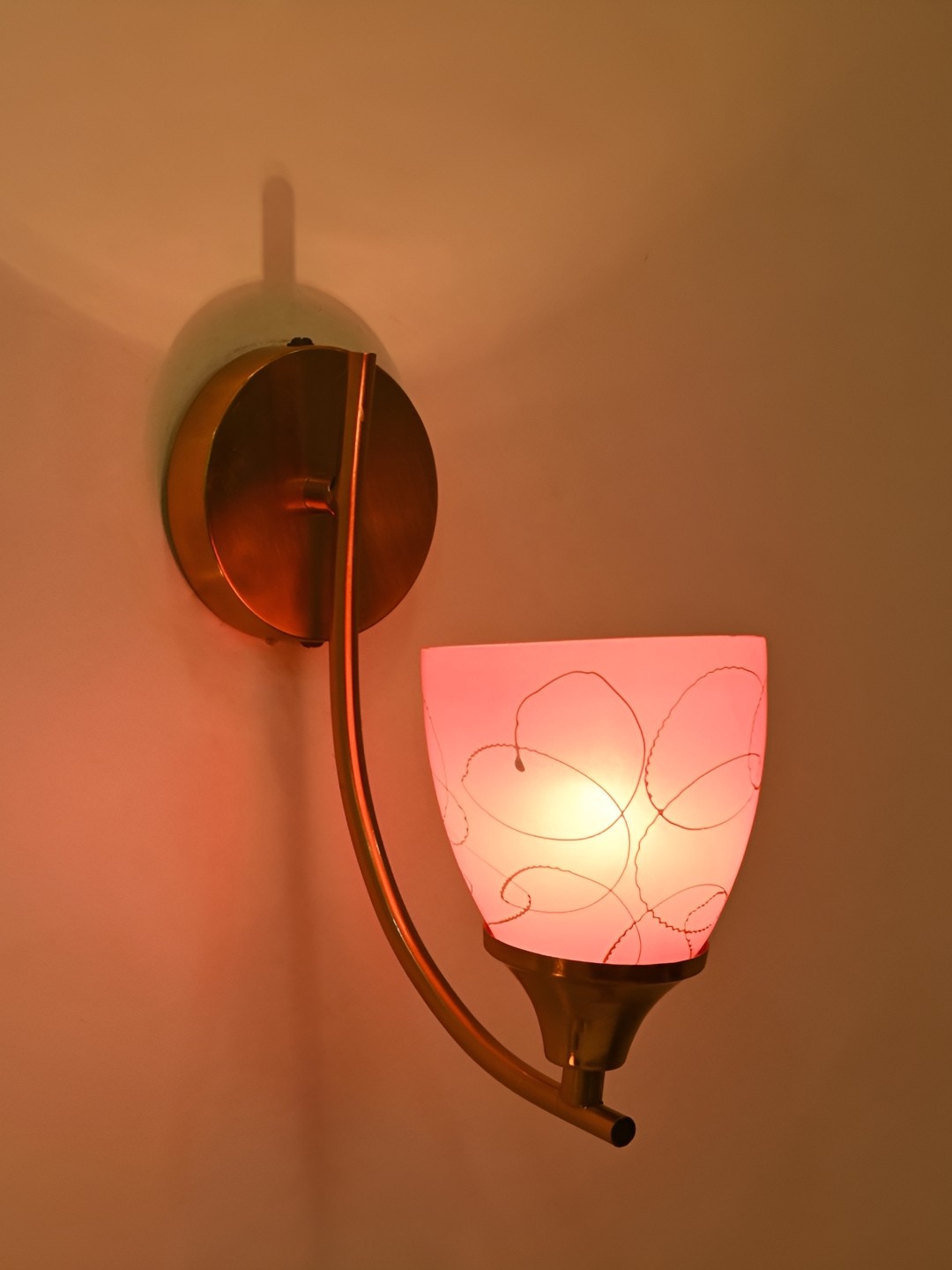 

Afast Pink & White Metal Rectangle Shaped Wall Lamp