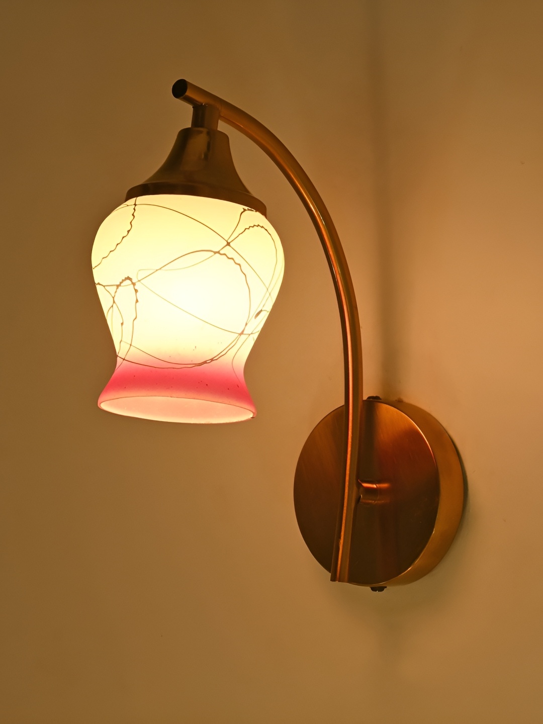 

Afast Pink & White Metal Rectangle Shaped Wall Lamp
