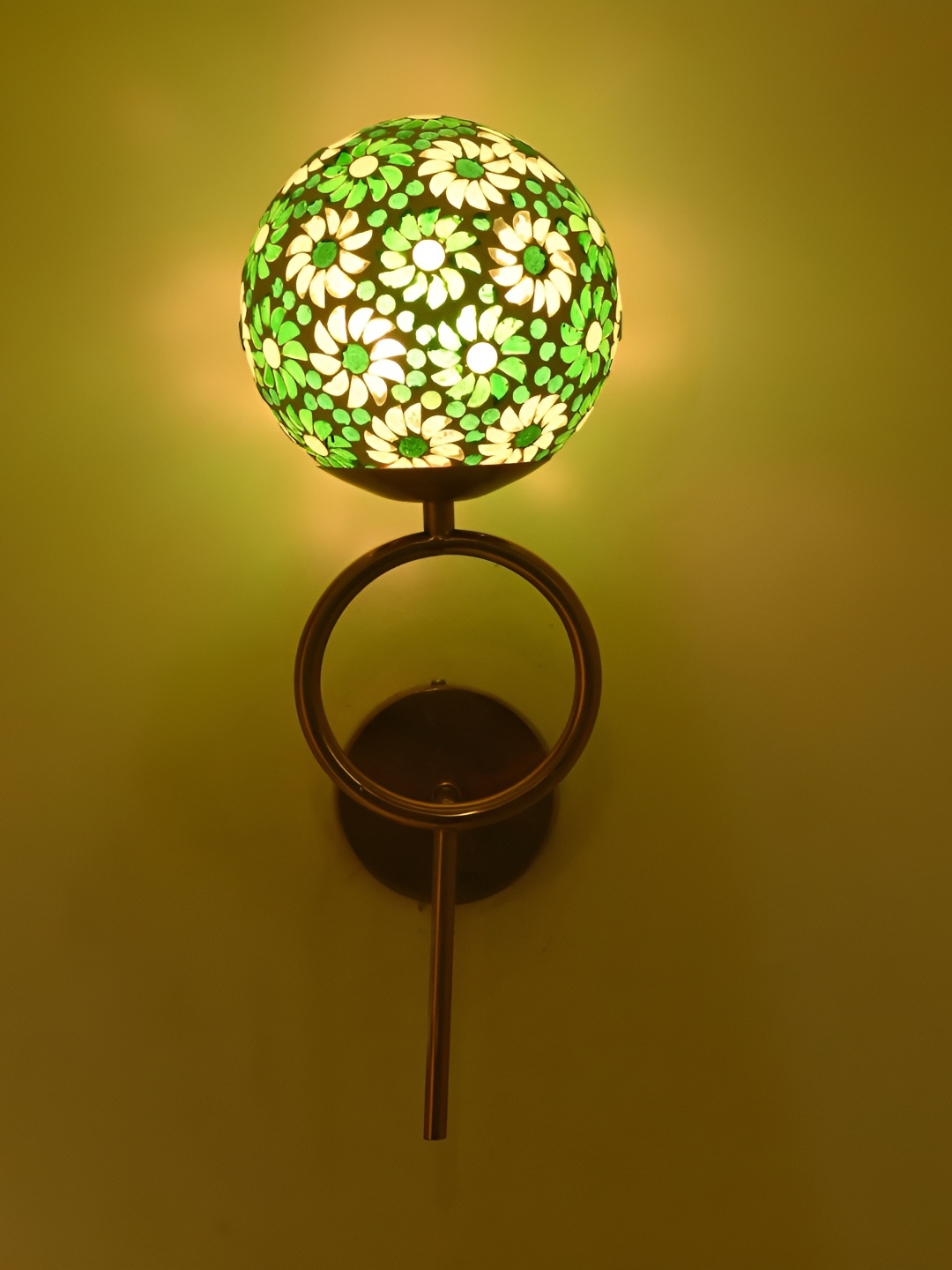 

Afast Green Metal Rectangle Shaped Wall Lamp