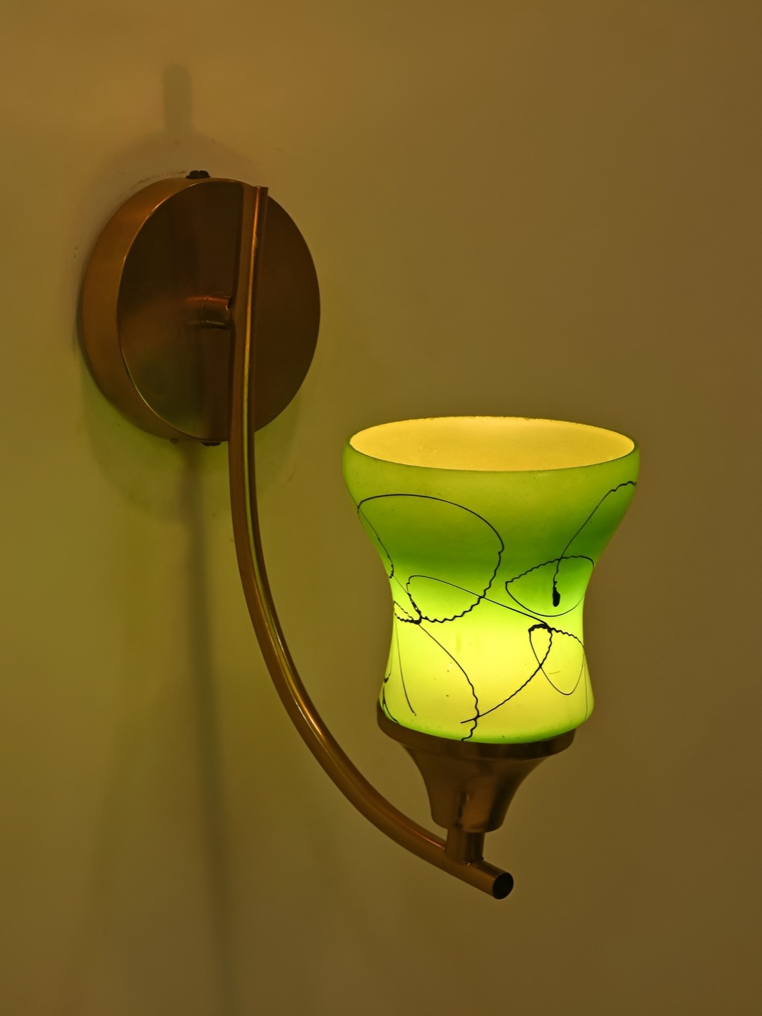 

Afast Green & Black Metal Rectangle Shaped Wall Lamp