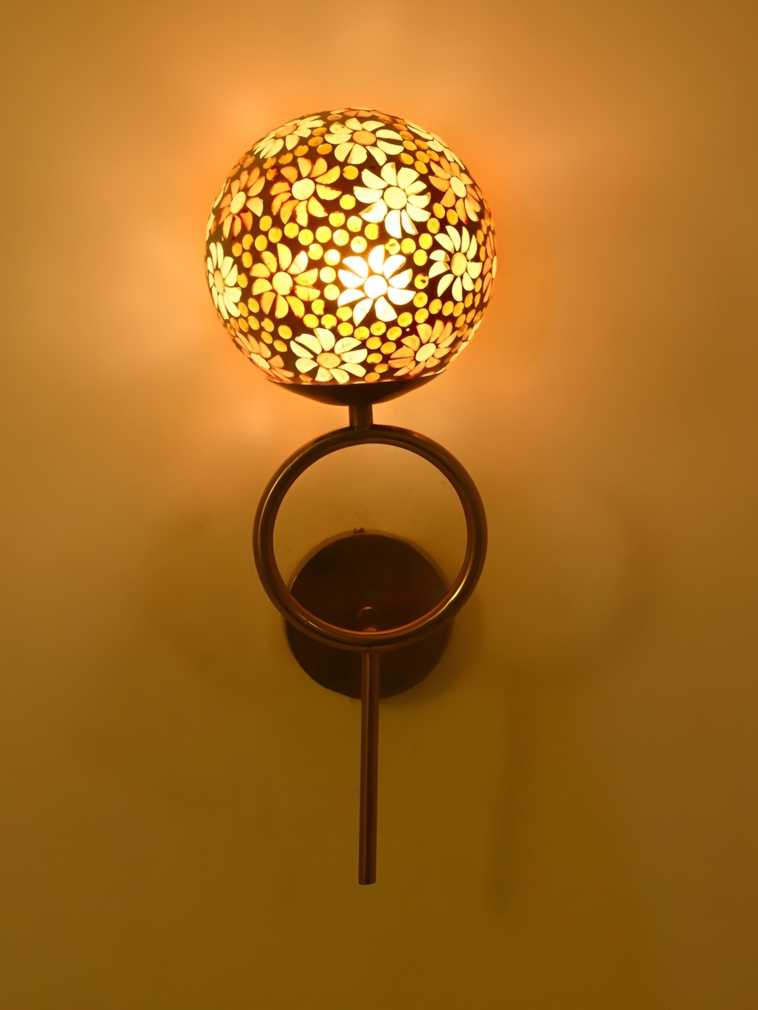 

Afast Red & White Metal Rectangle Shaped Wall Lamp