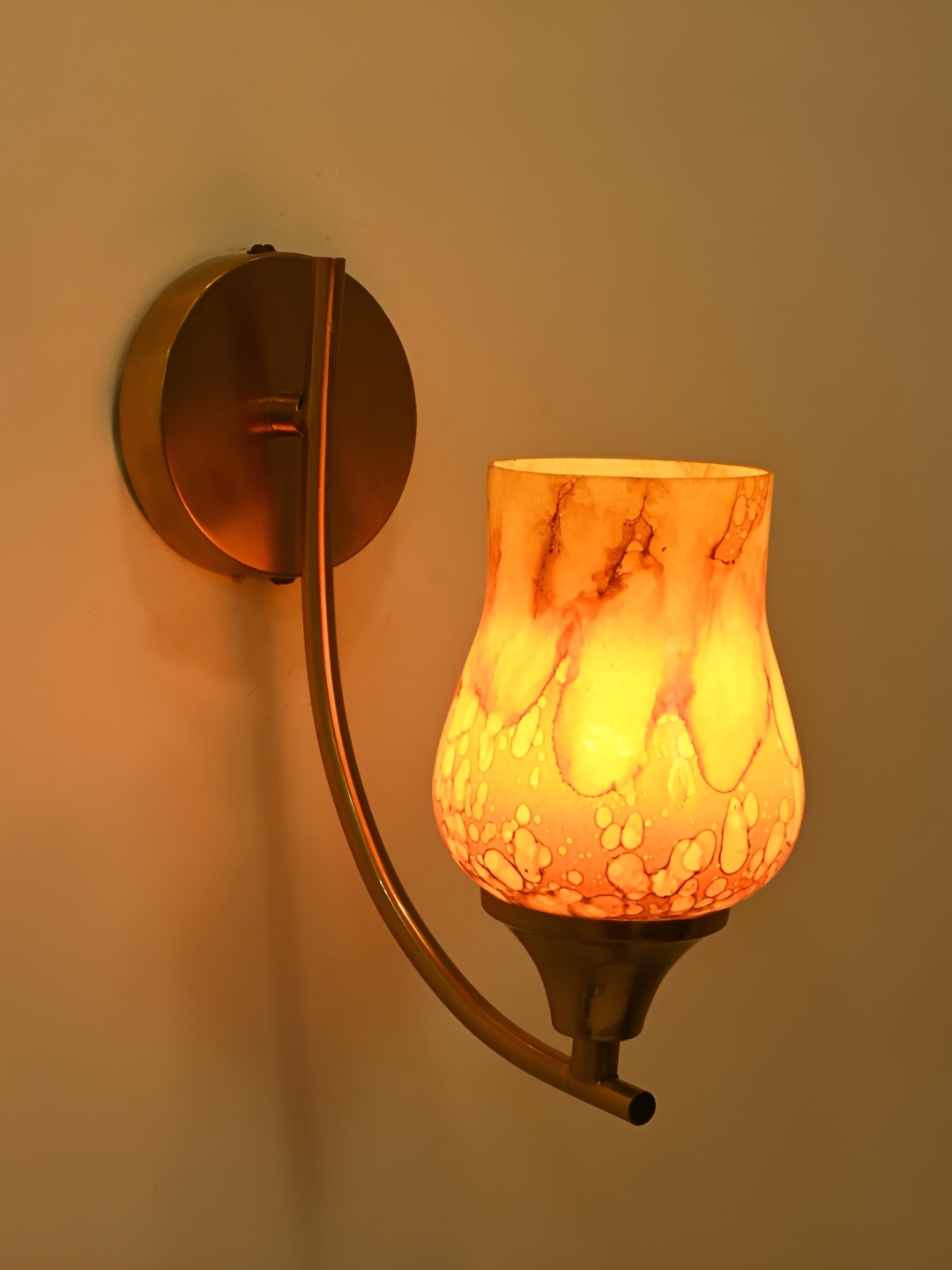 

Afast Orange Metal Rectangle Shaped Wall Lamp