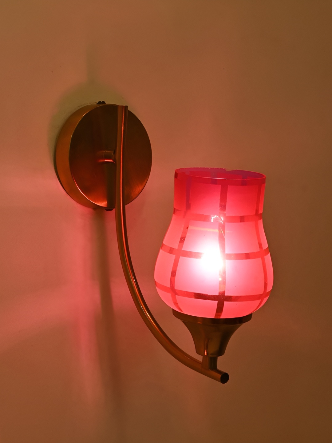 

Afast Pink Metal Rectangle Shaped Wall Lamp