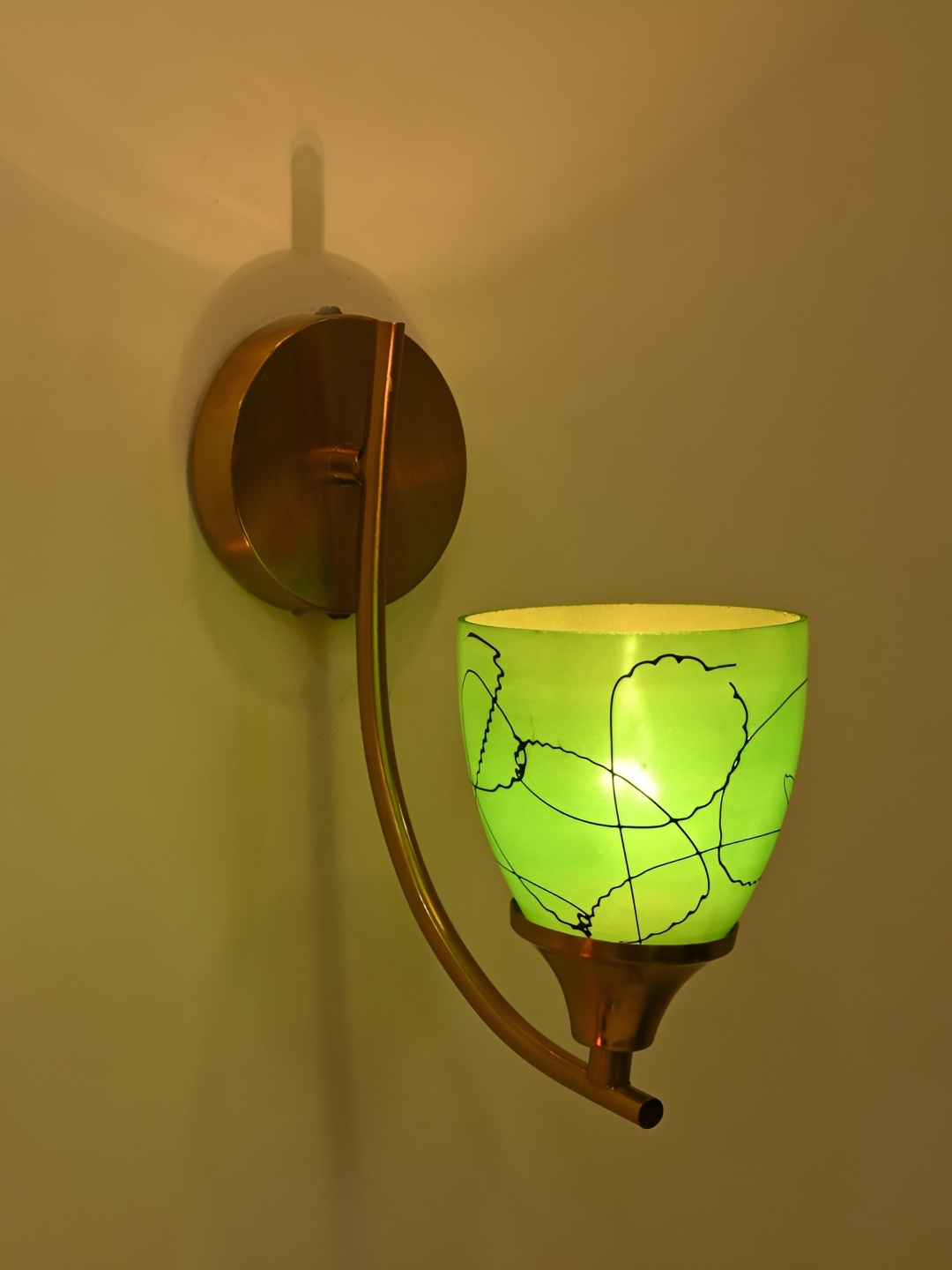 

Afast Green & Black Metal Rectangle Shaped Wall Lamp