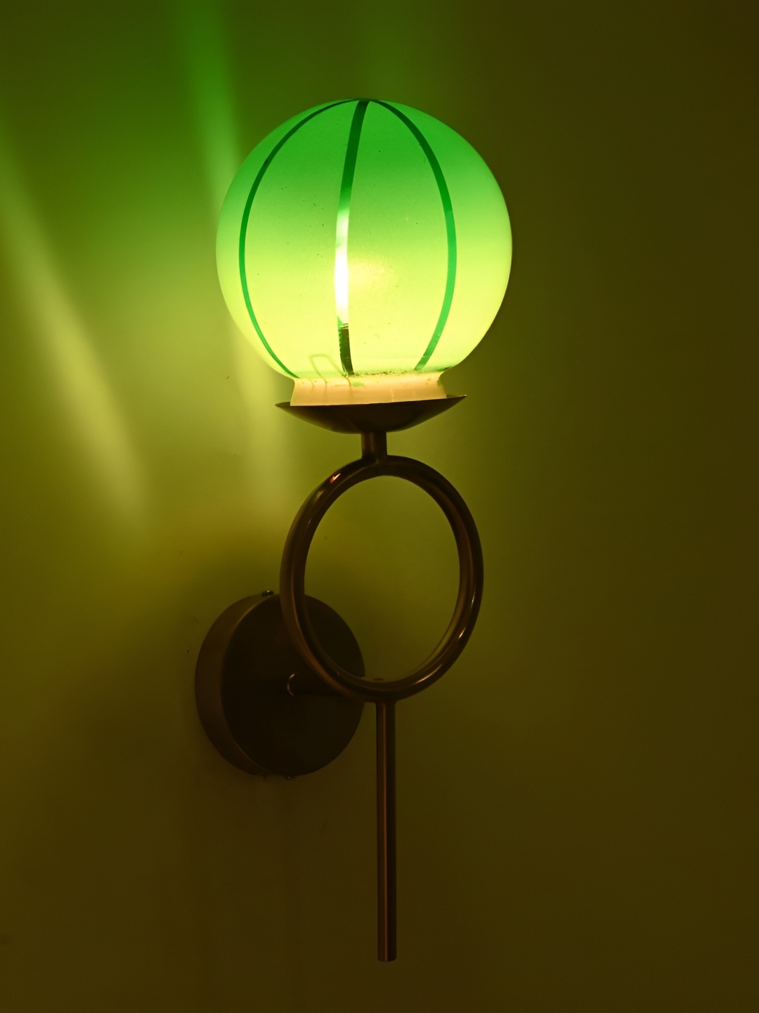 

Afast Green Metal Rectangle Shaped Wall Lamp
