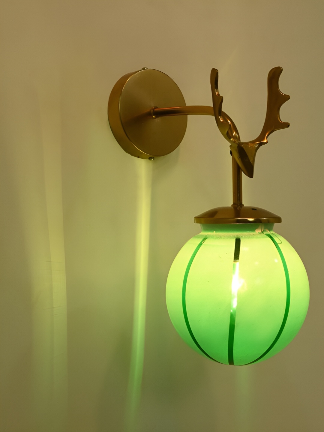 

Afast Green Metal Rectangle Shaped Wall Lamp