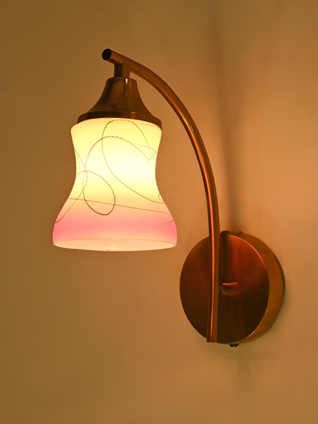 

Afast Pink & White Metal Rectangle Shaped Wall Lamp