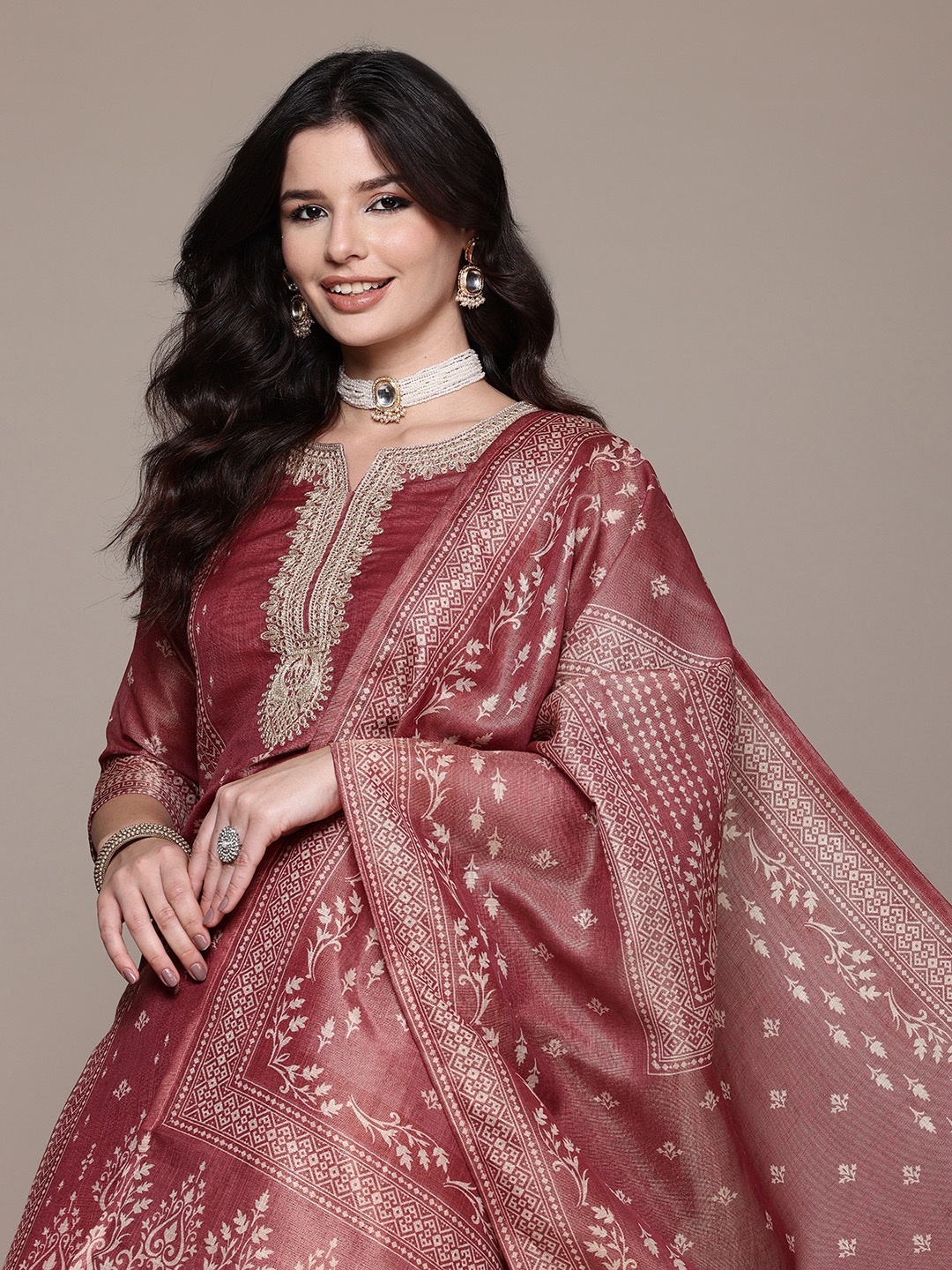 

Readiprint Ethnic Motifs Printed Kurta with Trousers & With Dupatta, Red