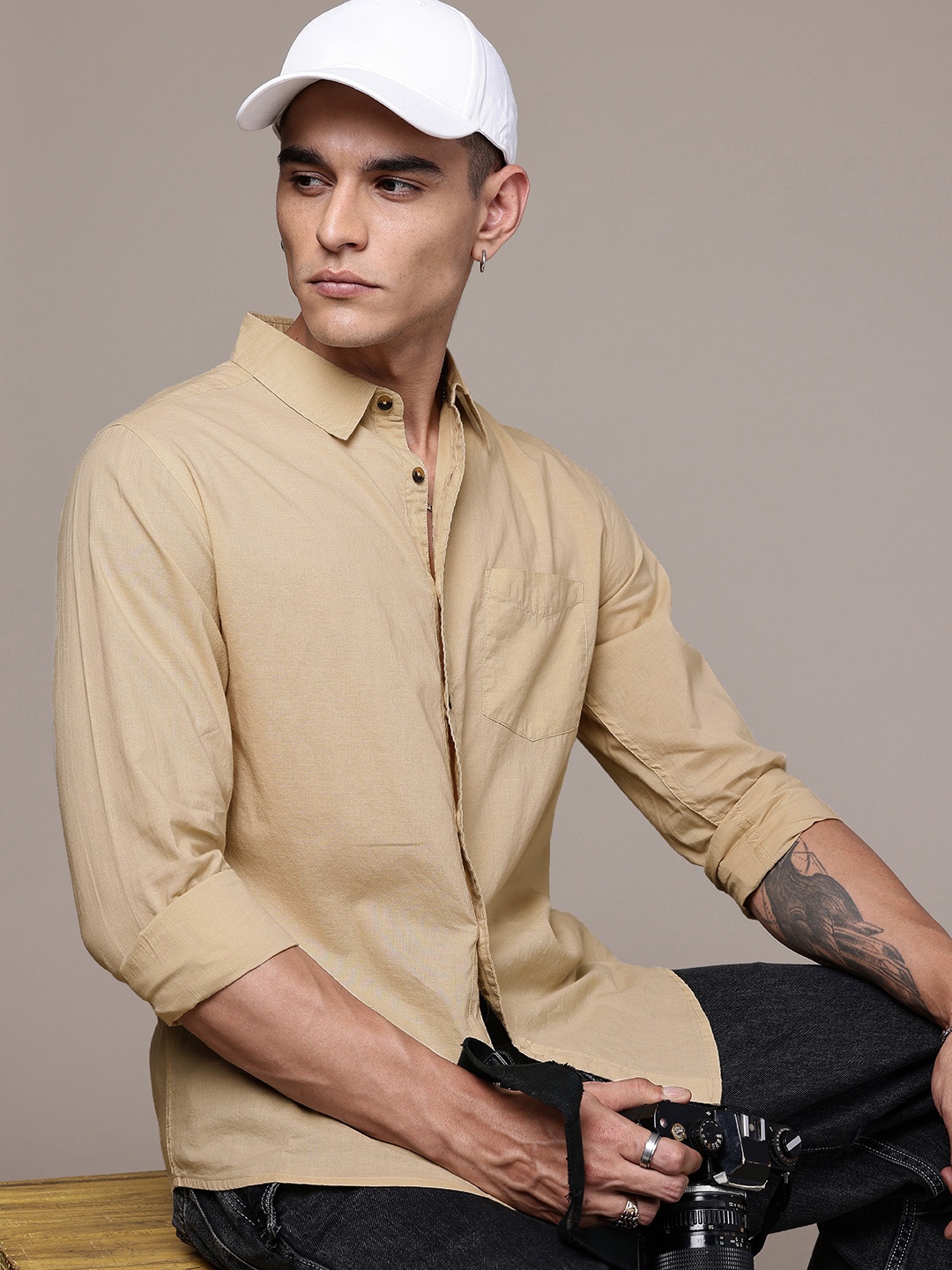 

The Roadster Life Co. Opaque Pure Cotton Casual Shirt, Beige