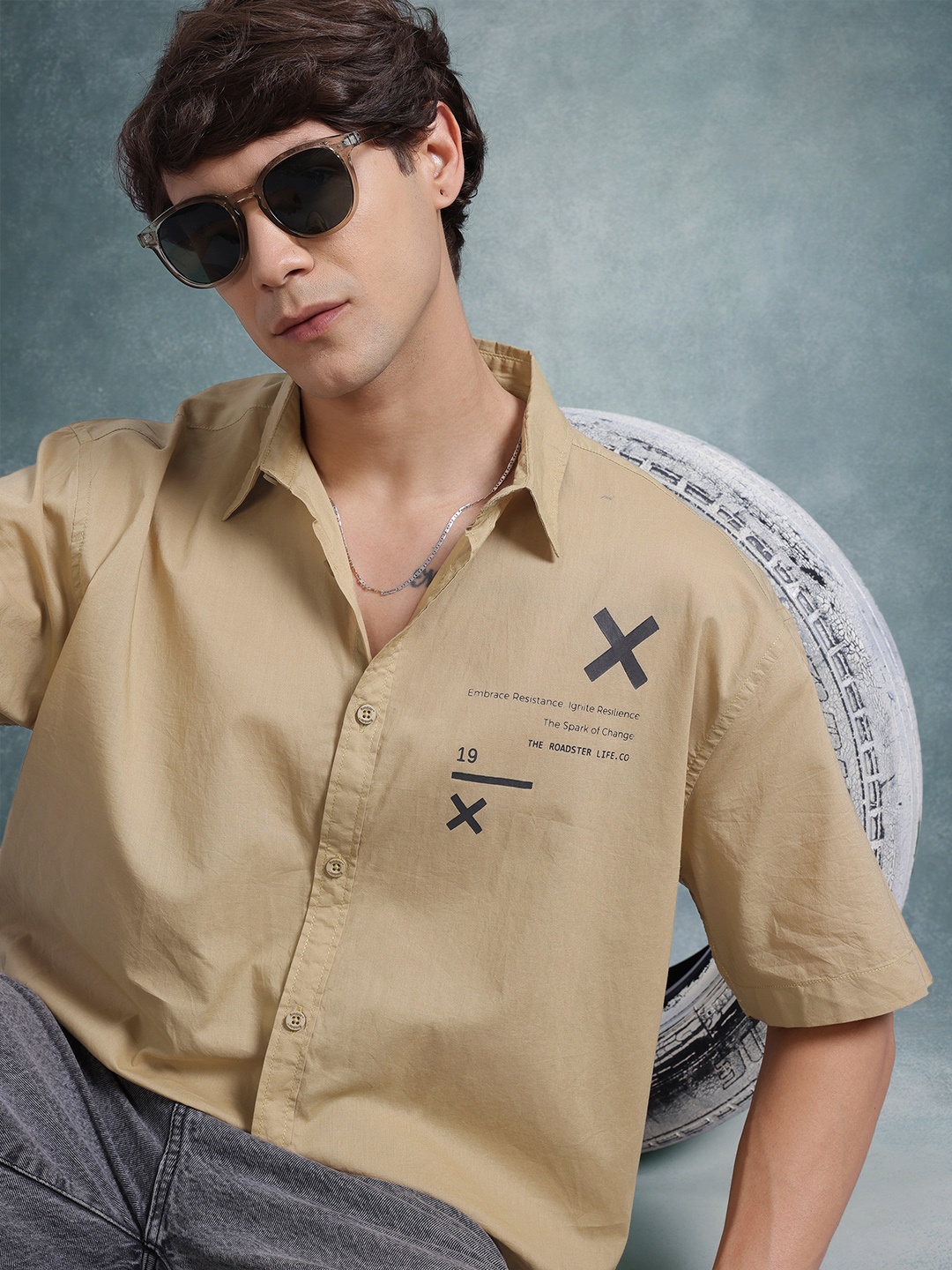 

The Roadster Life Co. Men Printed Pure Cotton Relaxed Fit Shirt, Khaki