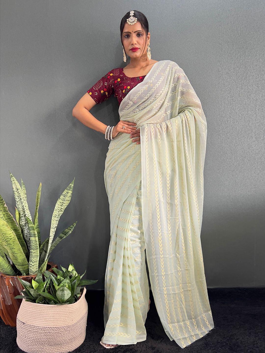 

Panzora Chiffon Striped Woven Design Saree, Green
