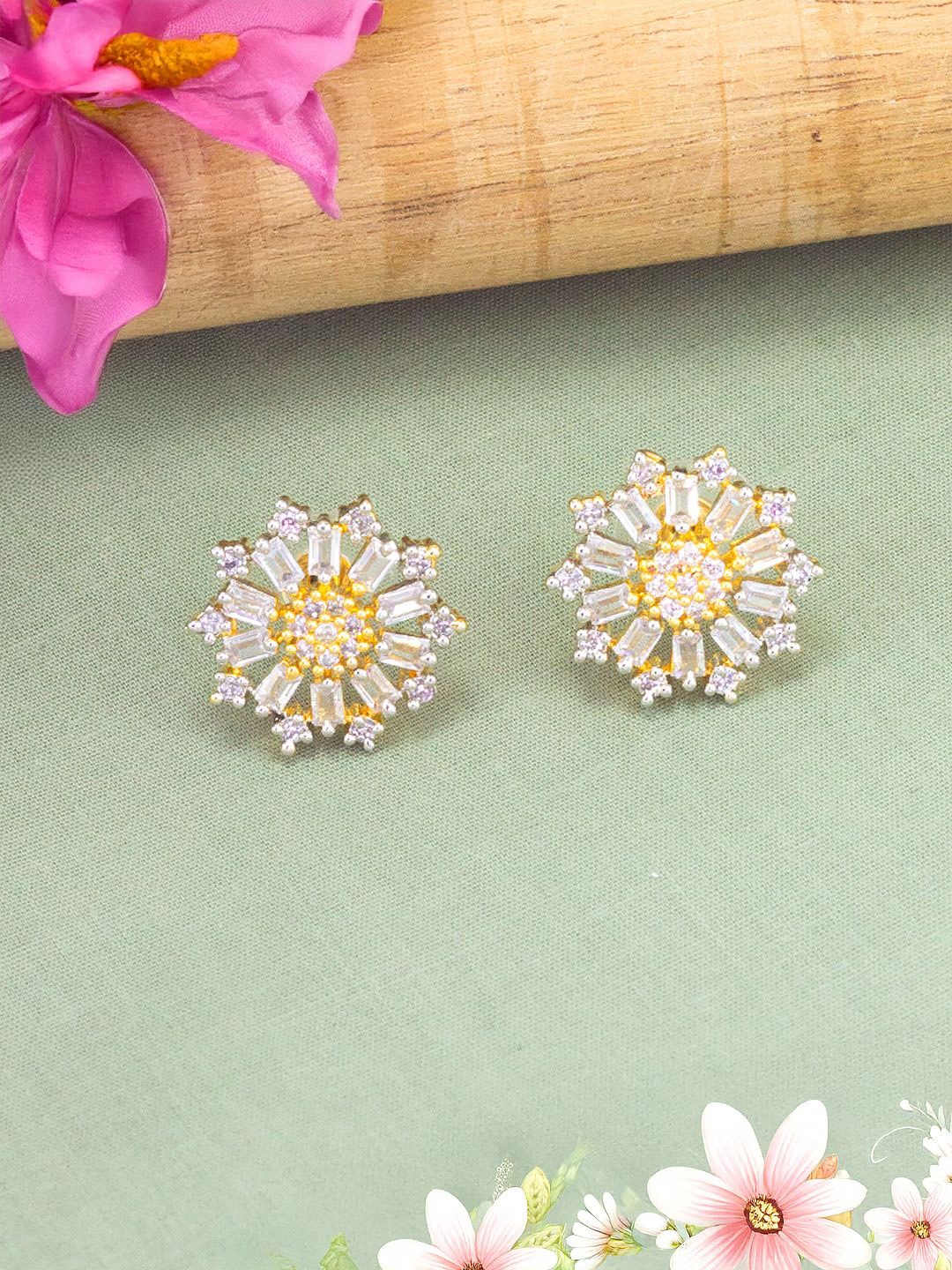 

PRIVIU Floral Studs Earrings, Gold