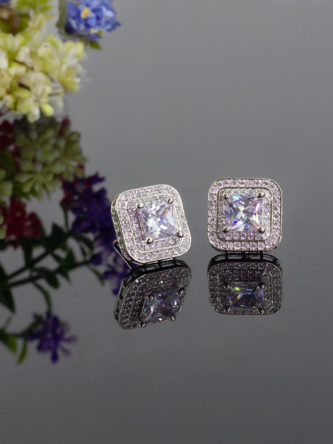 

PRIVIU Square Studs Earrings, Silver