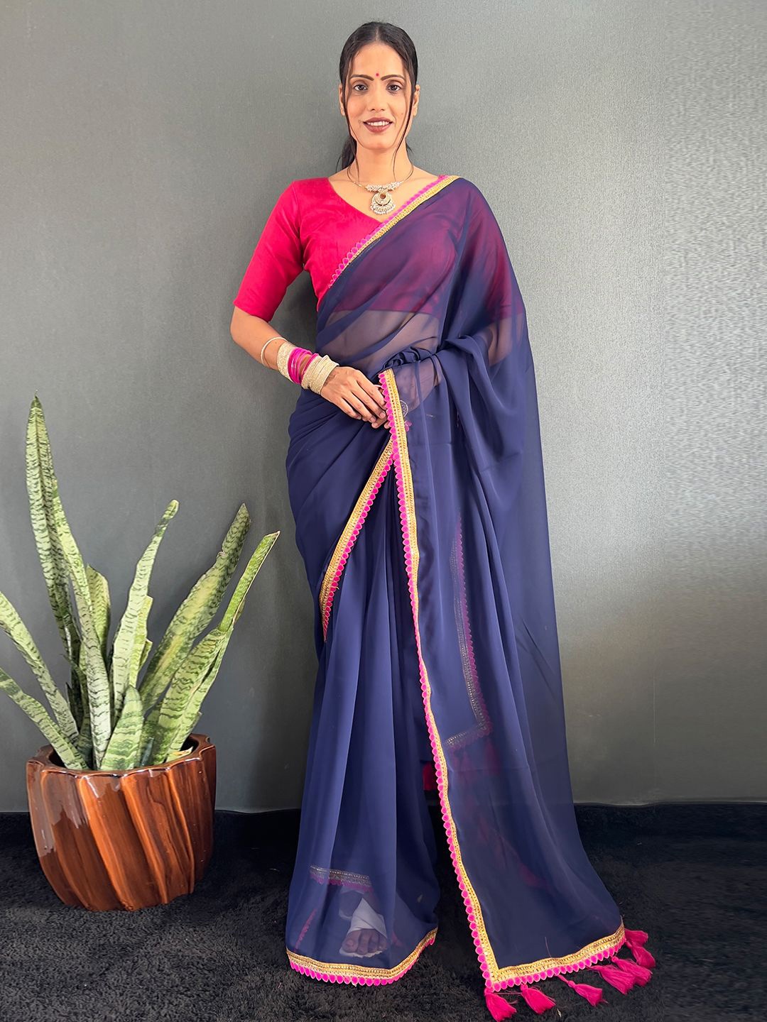 

Panzora Embellished Georgette Lace Border Saree, Navy blue