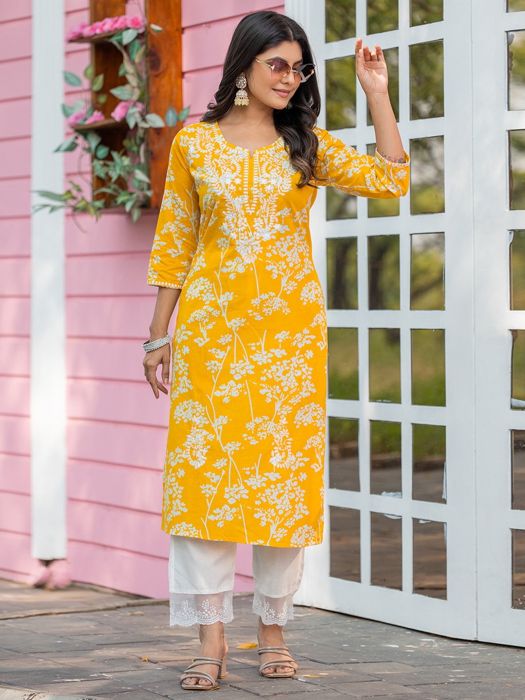 

BAPS Women Ethnic Motifs Printed Panelled Thread Work Pure Cotton Kurta with Trousers, Yellow