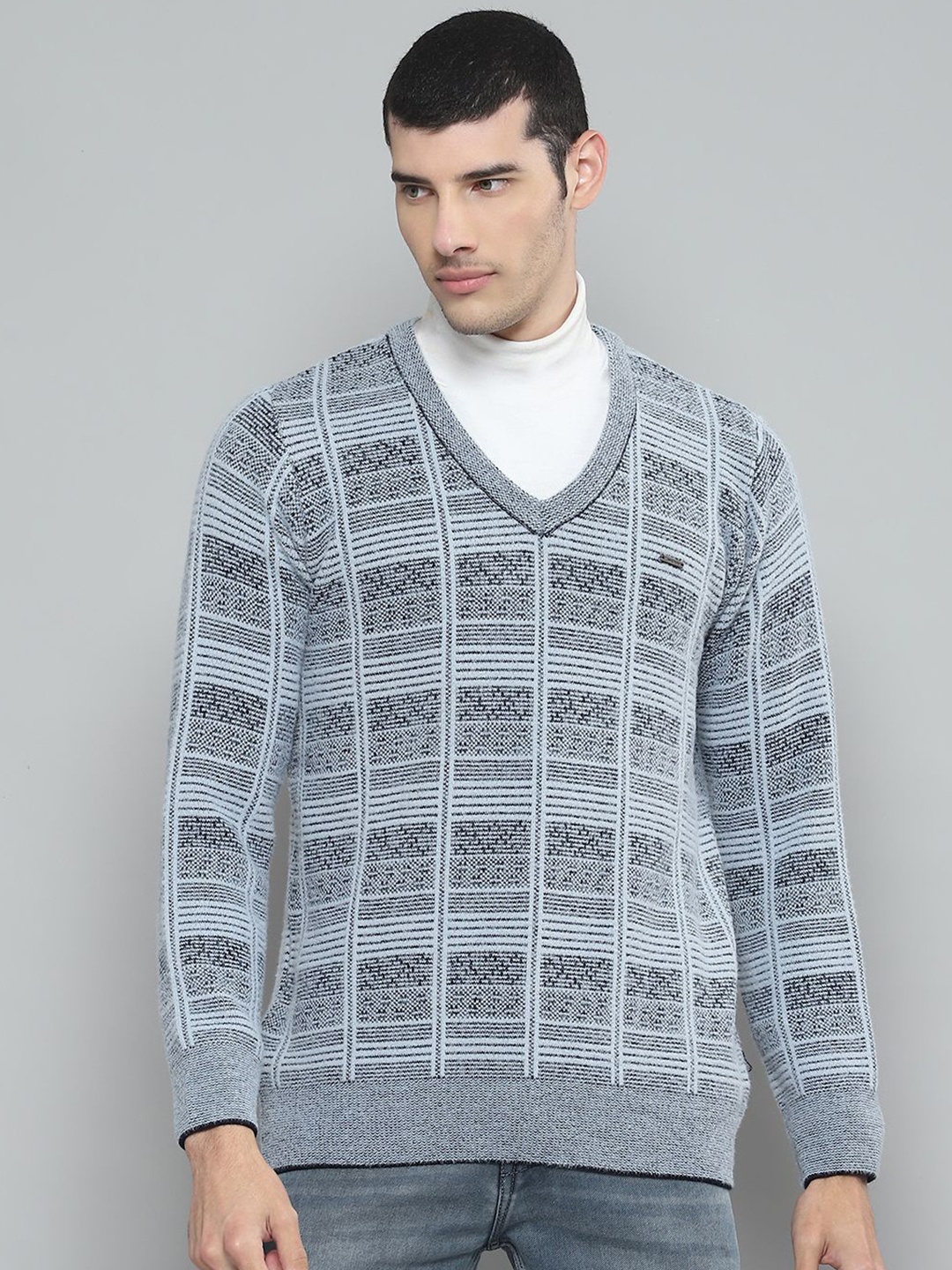 

Cloak & Decker Men Self Design V -Neck Woollen Pullover, Blue