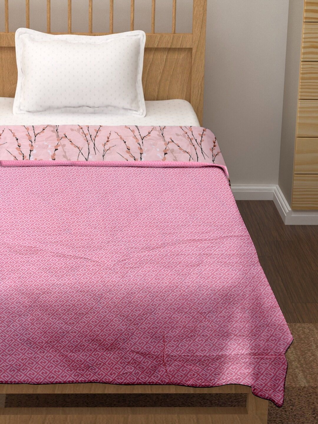 

Myntra Elegant Homes Pink Floral Microfiber AC Room 210 GSM Single Bed Dohar