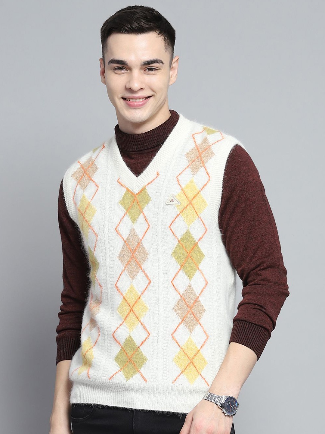 

Monte Carlo Men Argyle Woollen Sweater Vest, Off white