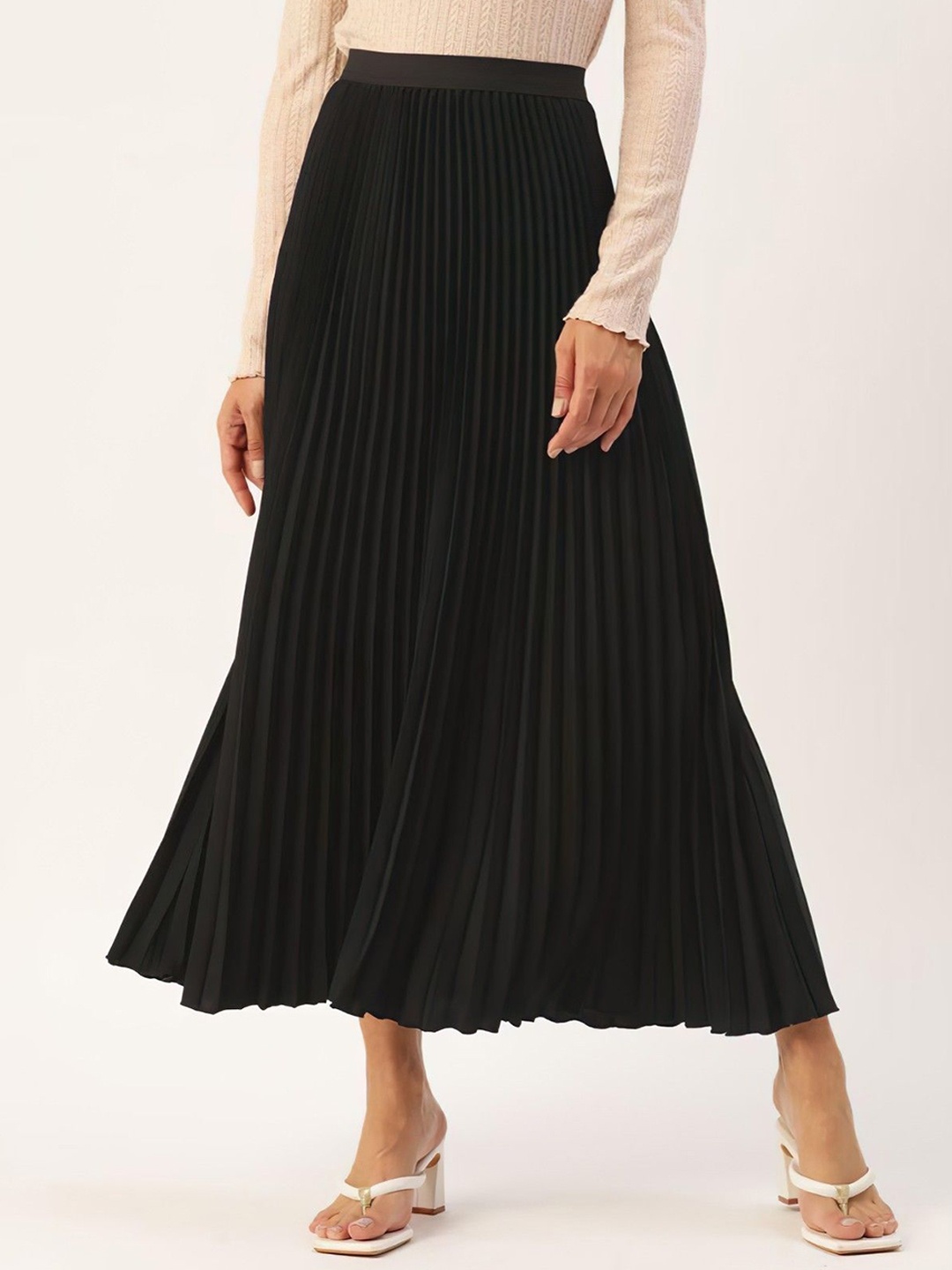 

Krunal Raiyani Women Pleated Flared Maxi Skirt, Black
