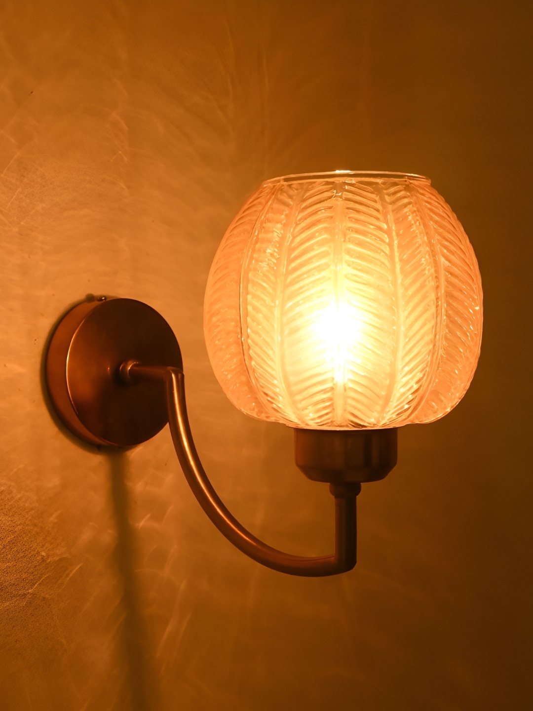 

Afast Gold-Toned Metal Rectangle Shaped Wall Lamp