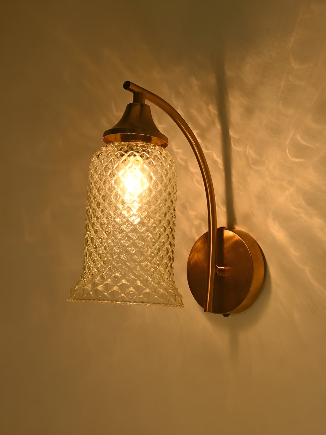 

Afast White Metal Rectangle Shaped Wall Lamp