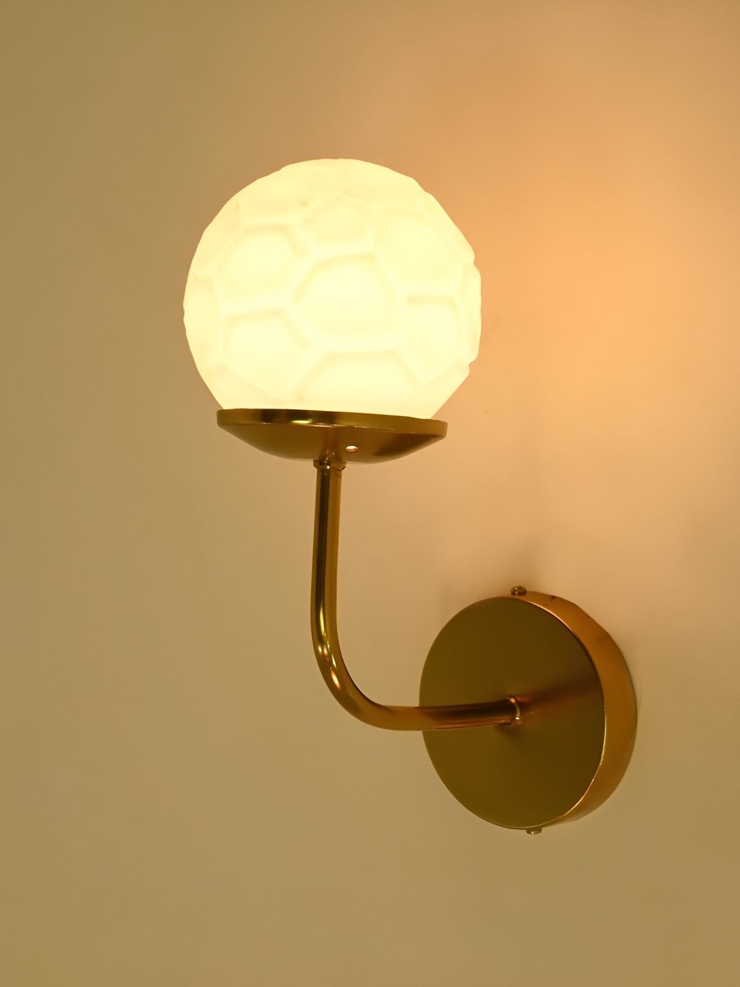 

Afast White Metal Rectangle Shaped Wall Lamp