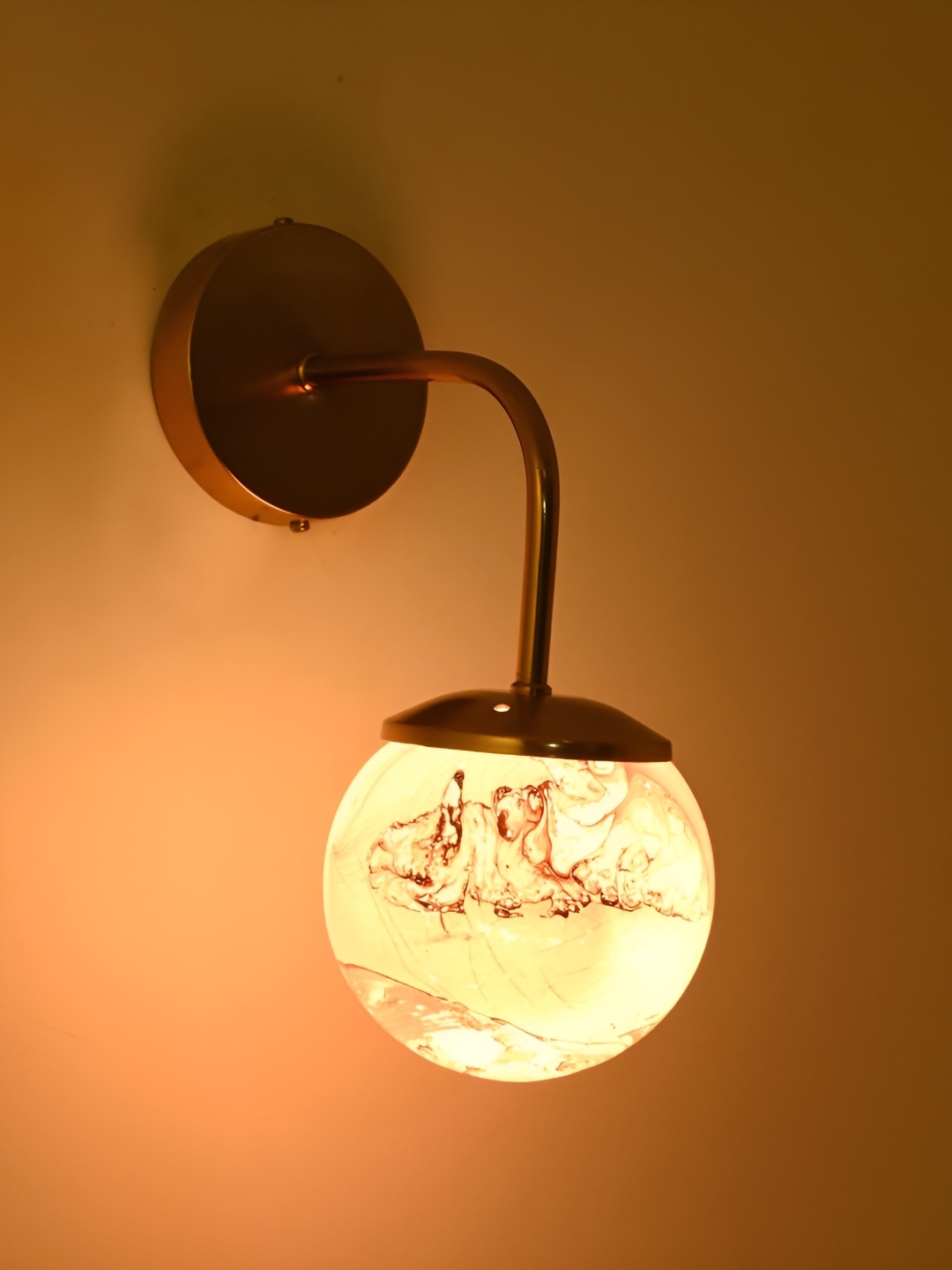 

Afast Brown & White Metal Rectangle Shaped Wall Lamp