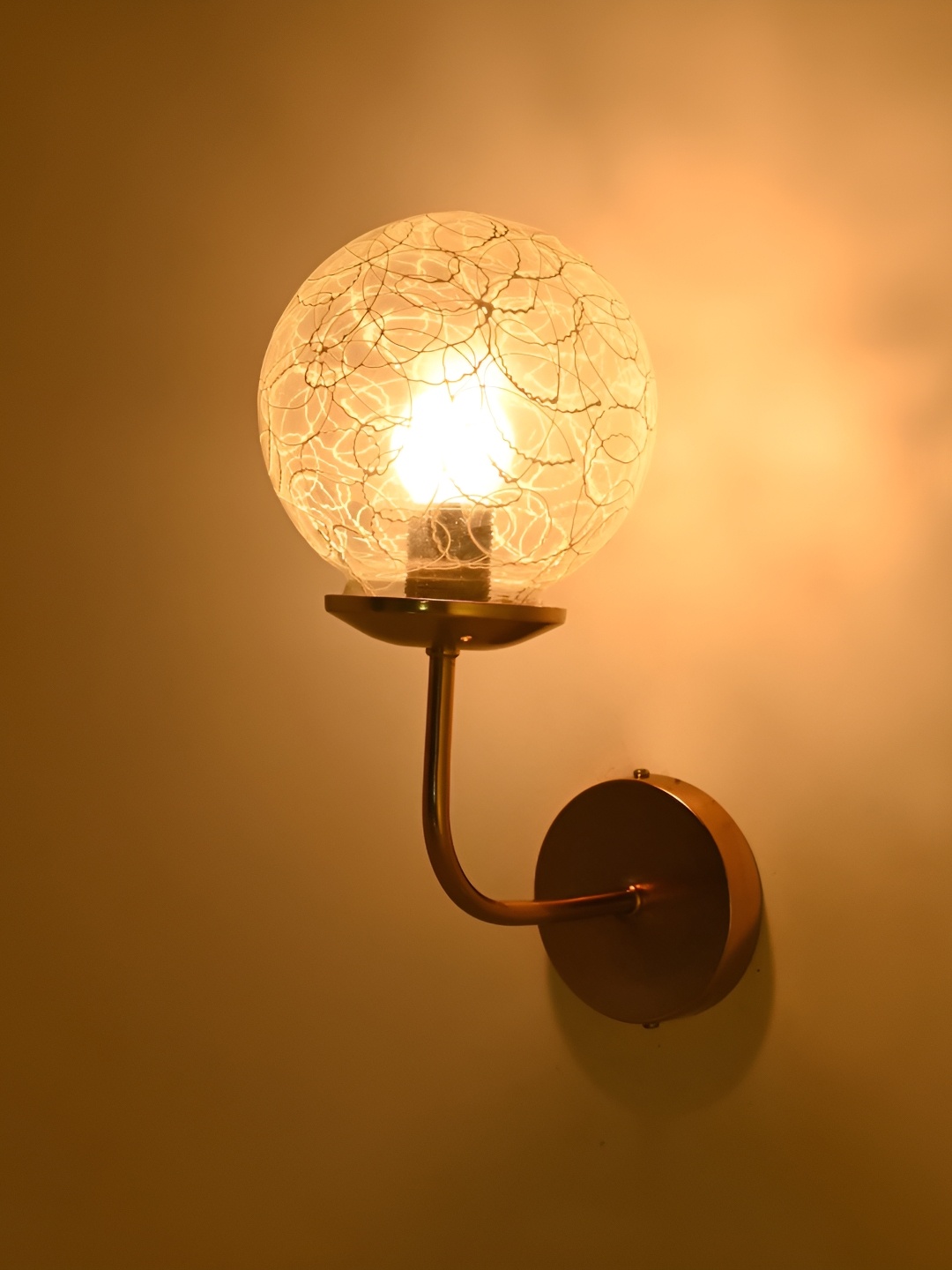 

Afast White & Black Metal Rectangle Shaped Wall Lamp