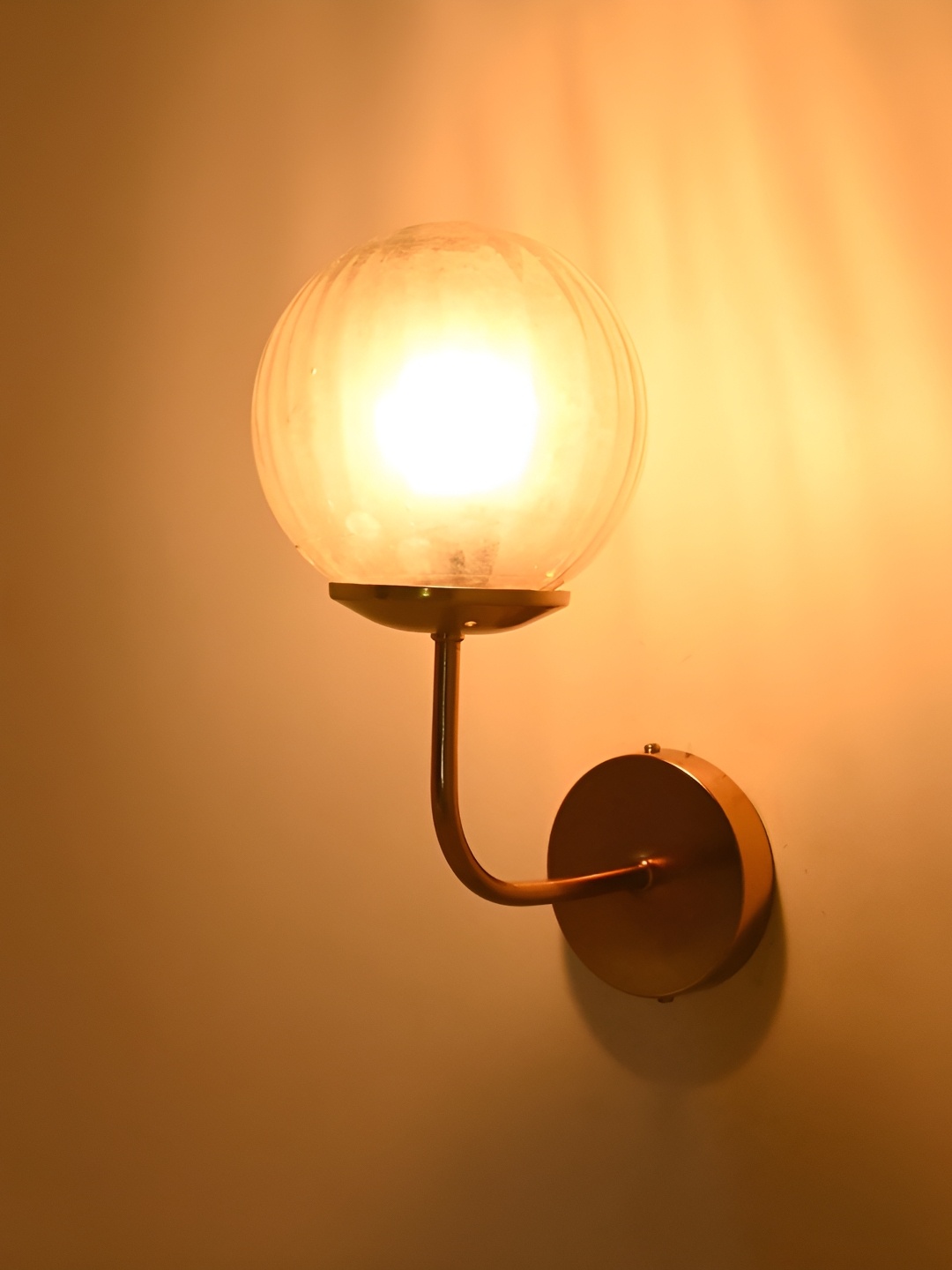 

Afast Gold-Toned Metal Rectangle Shaped Wall Lamp