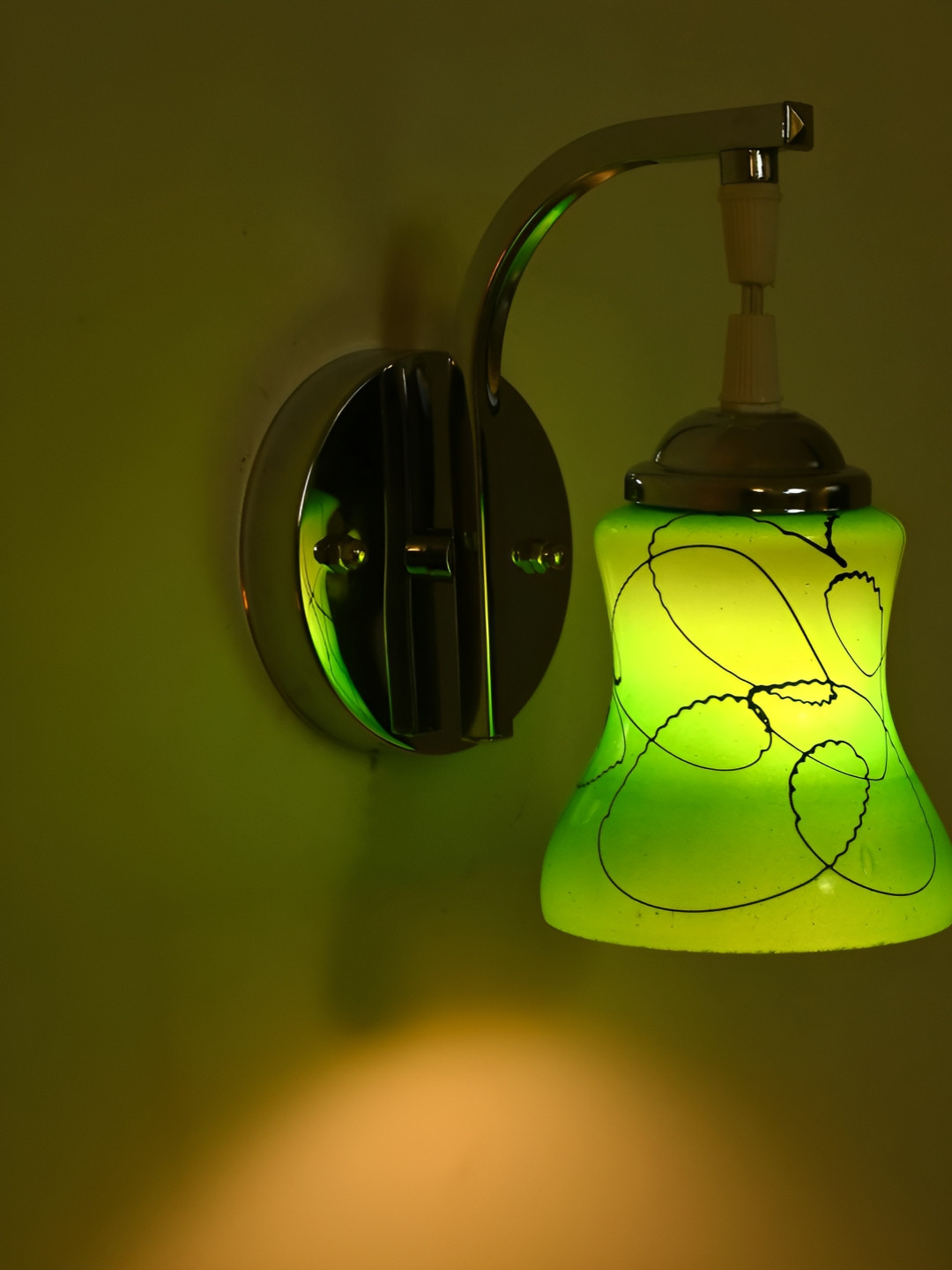 

Afast Green & Black Metal Rectangle Shaped Wall Lamp