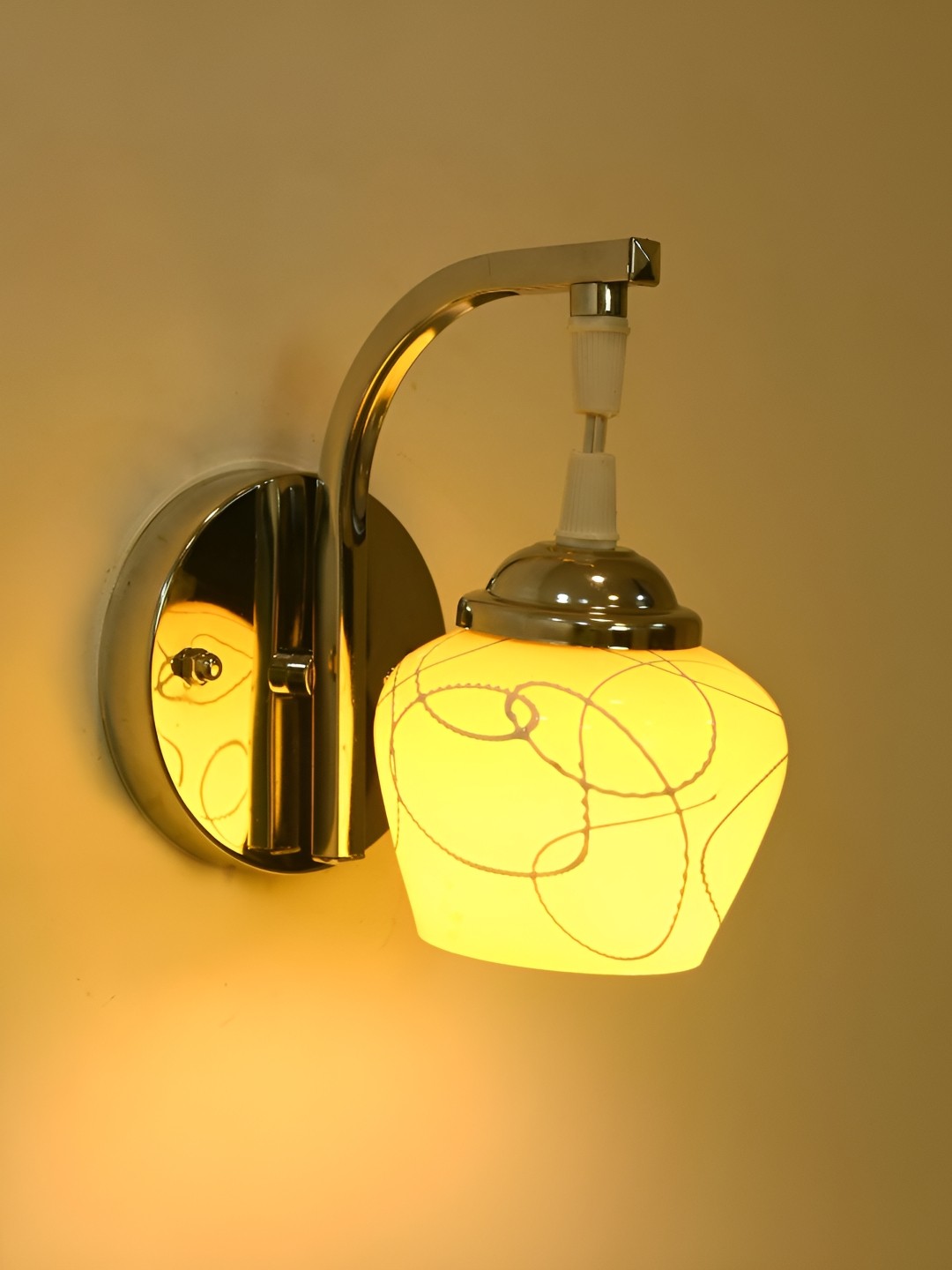 

Afast Yellow & White Metal Rectangle Shaped Wall Lamp