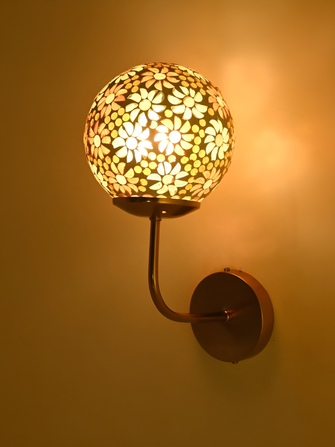 

Afast Red & White Metal Rectangle Shaped Wall Lamp