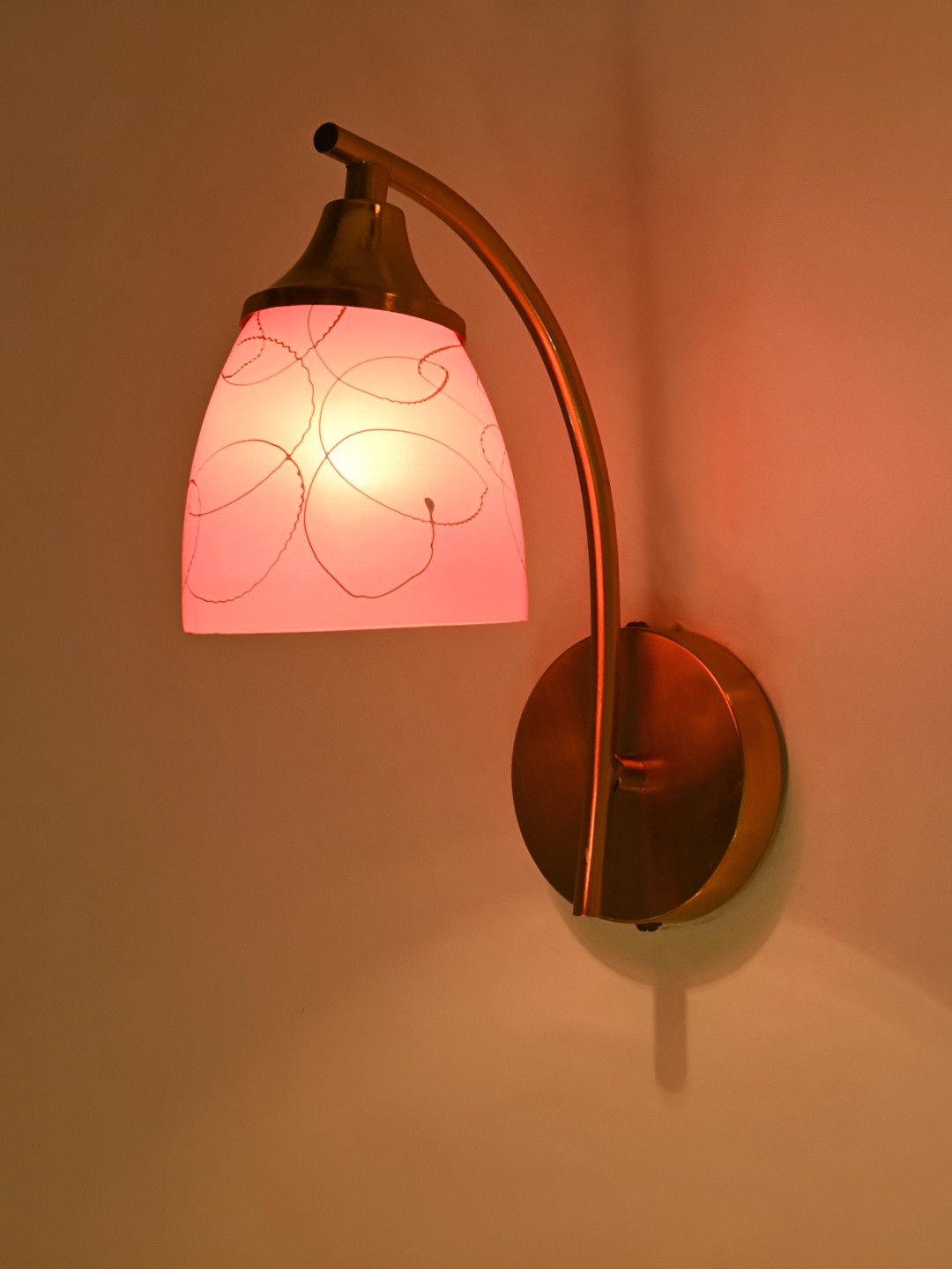 

Afast Pink & White Metal Rectangle Shaped Wall Lamp